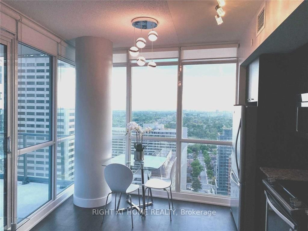 30 Roehampton Ave, #3002