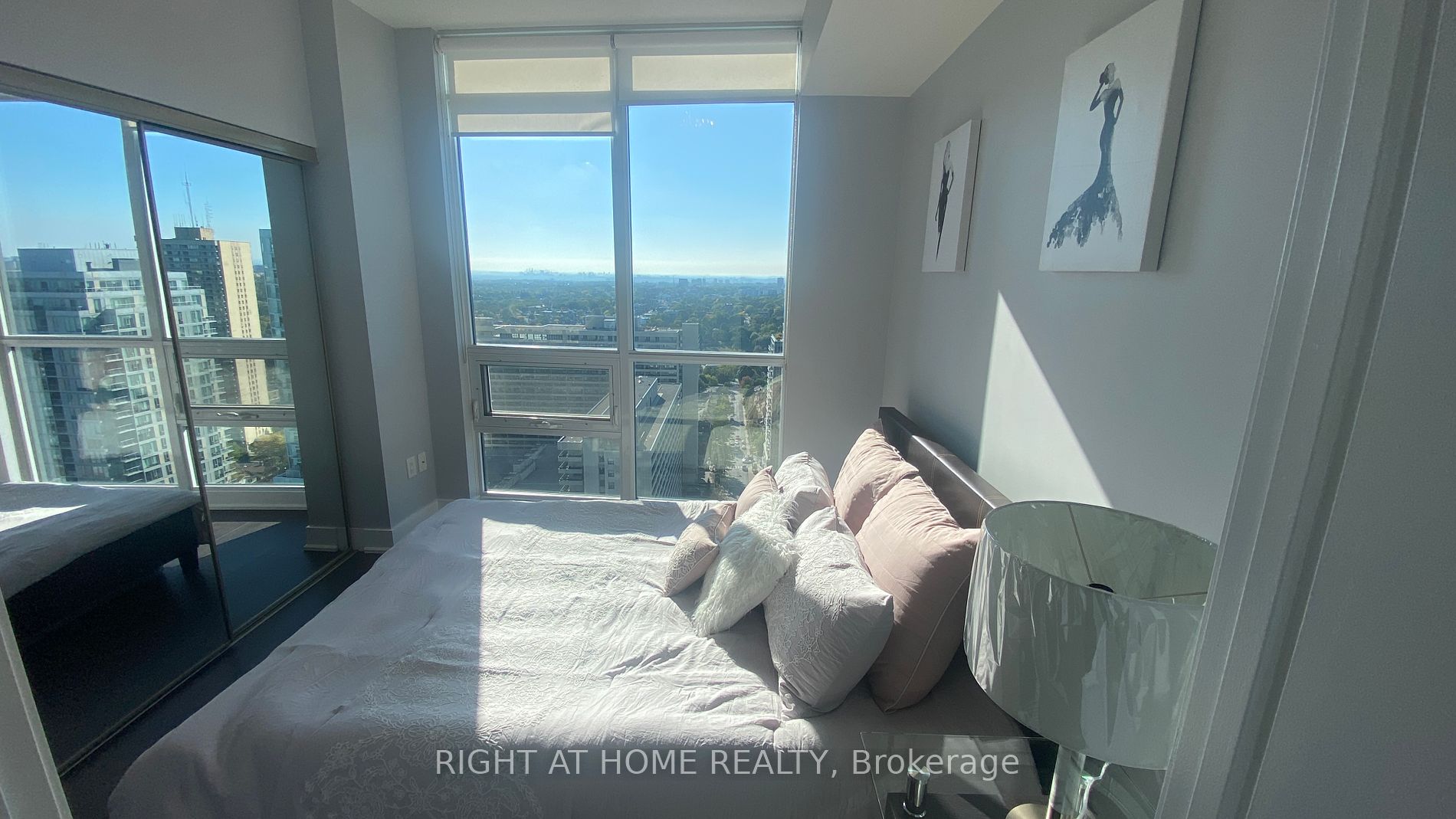 30 Roehampton Ave, #3002