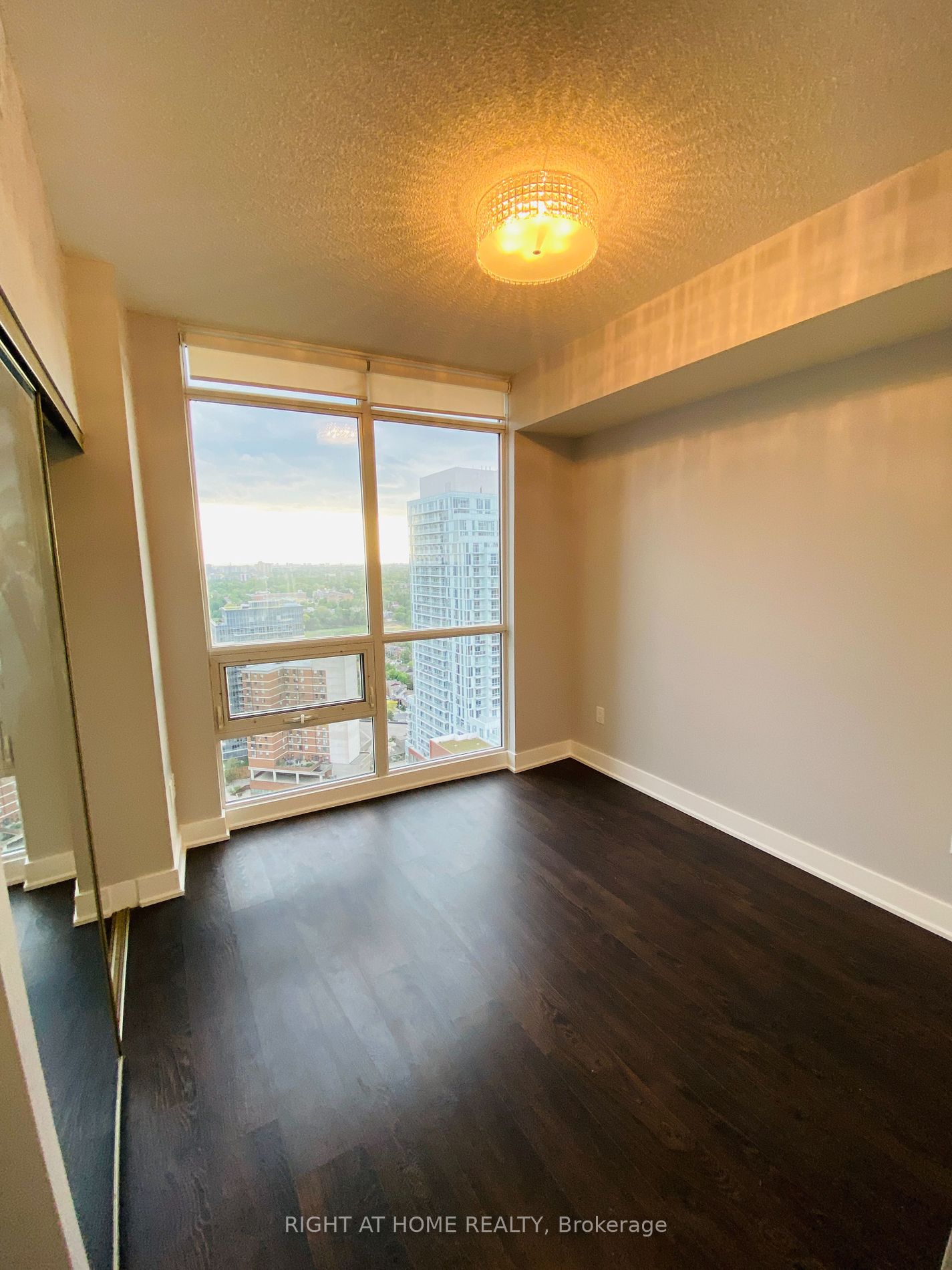 30 Roehampton Ave, #3002