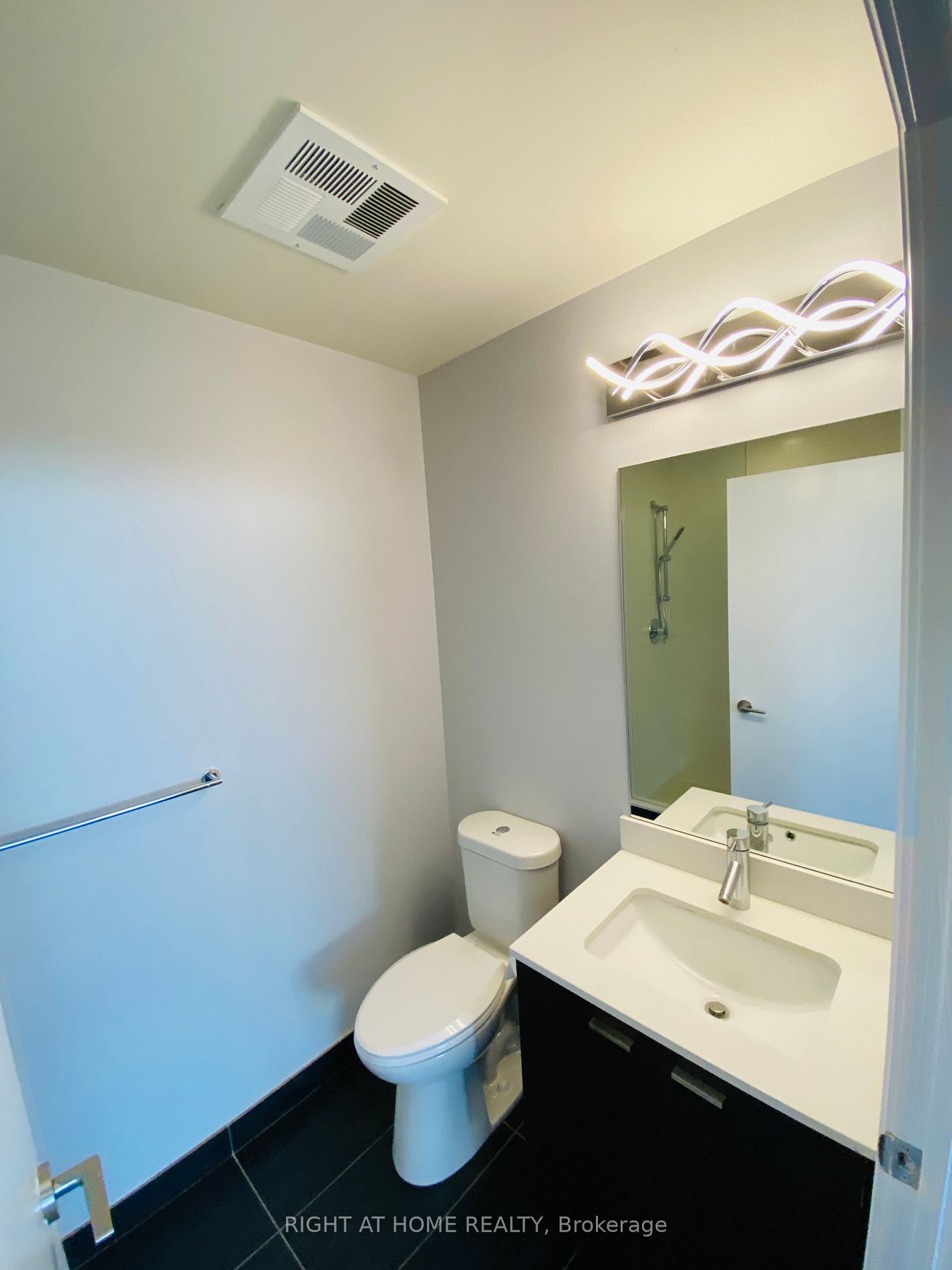 30 Roehampton Ave, #3002