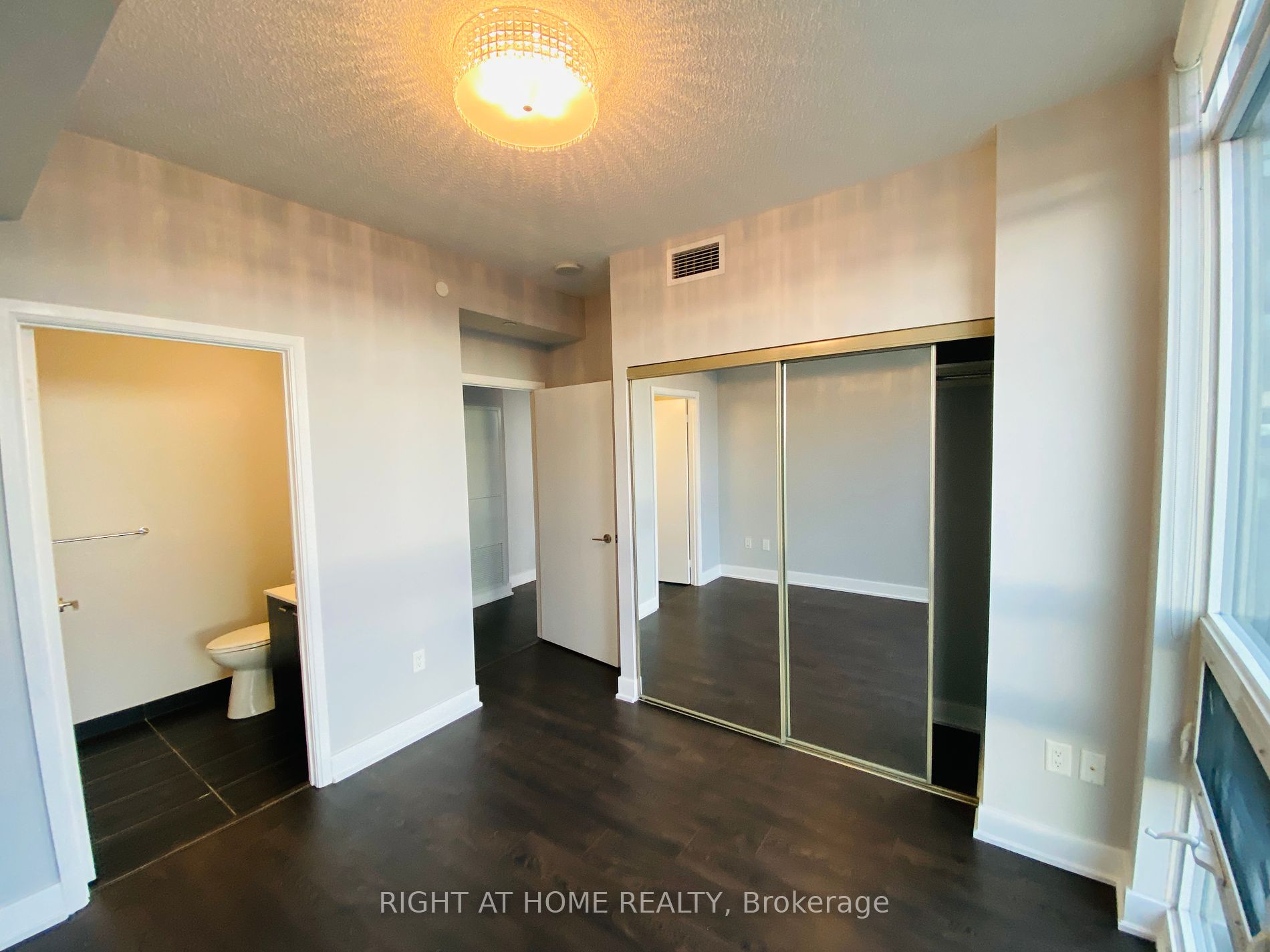 30 Roehampton Ave, #3002