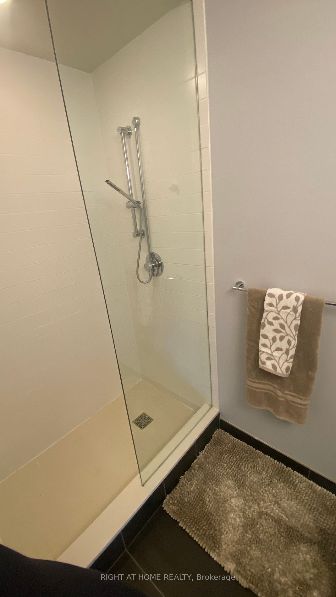 30 Roehampton Ave, #3002
