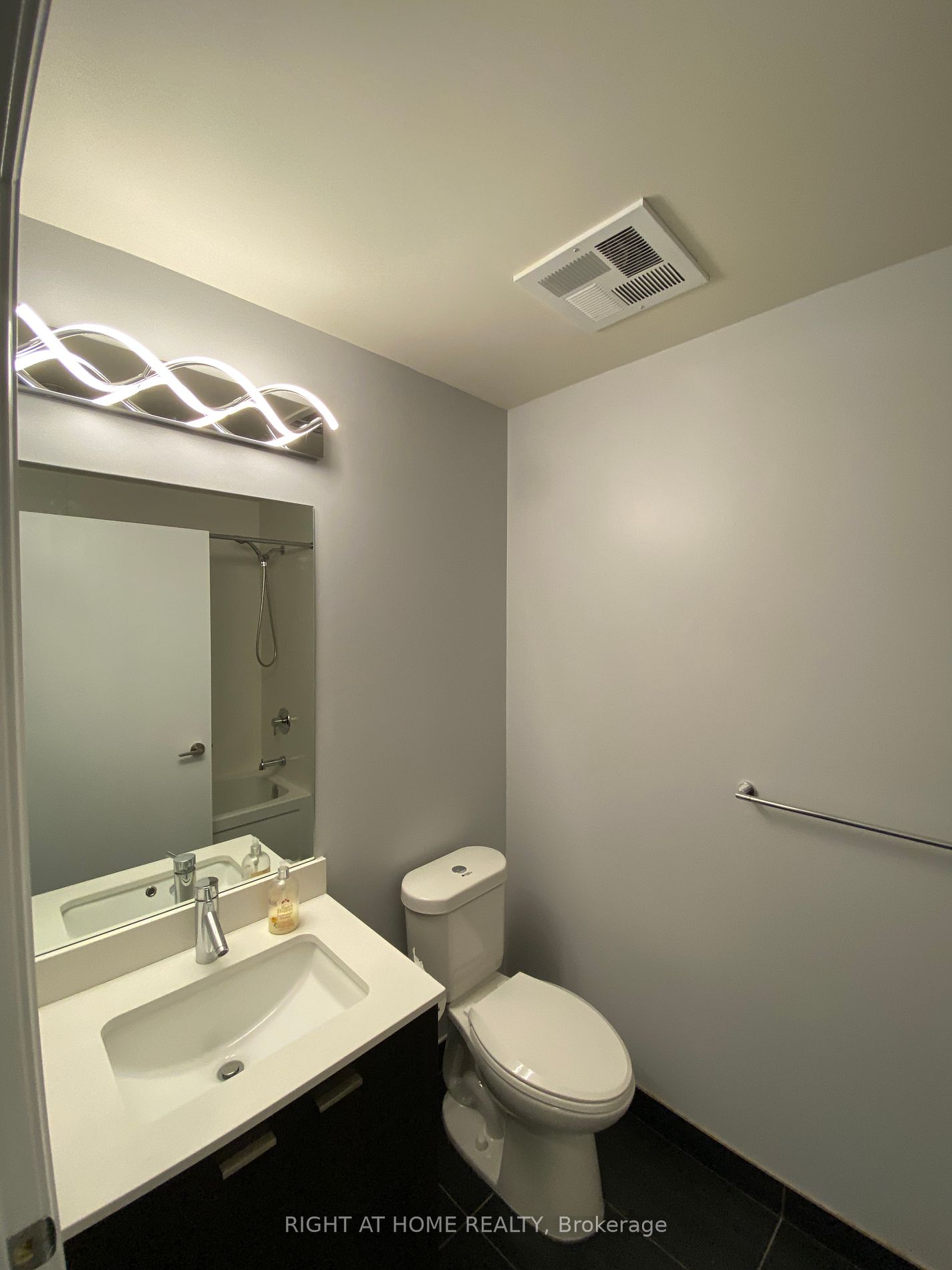 30 Roehampton Ave, #3002