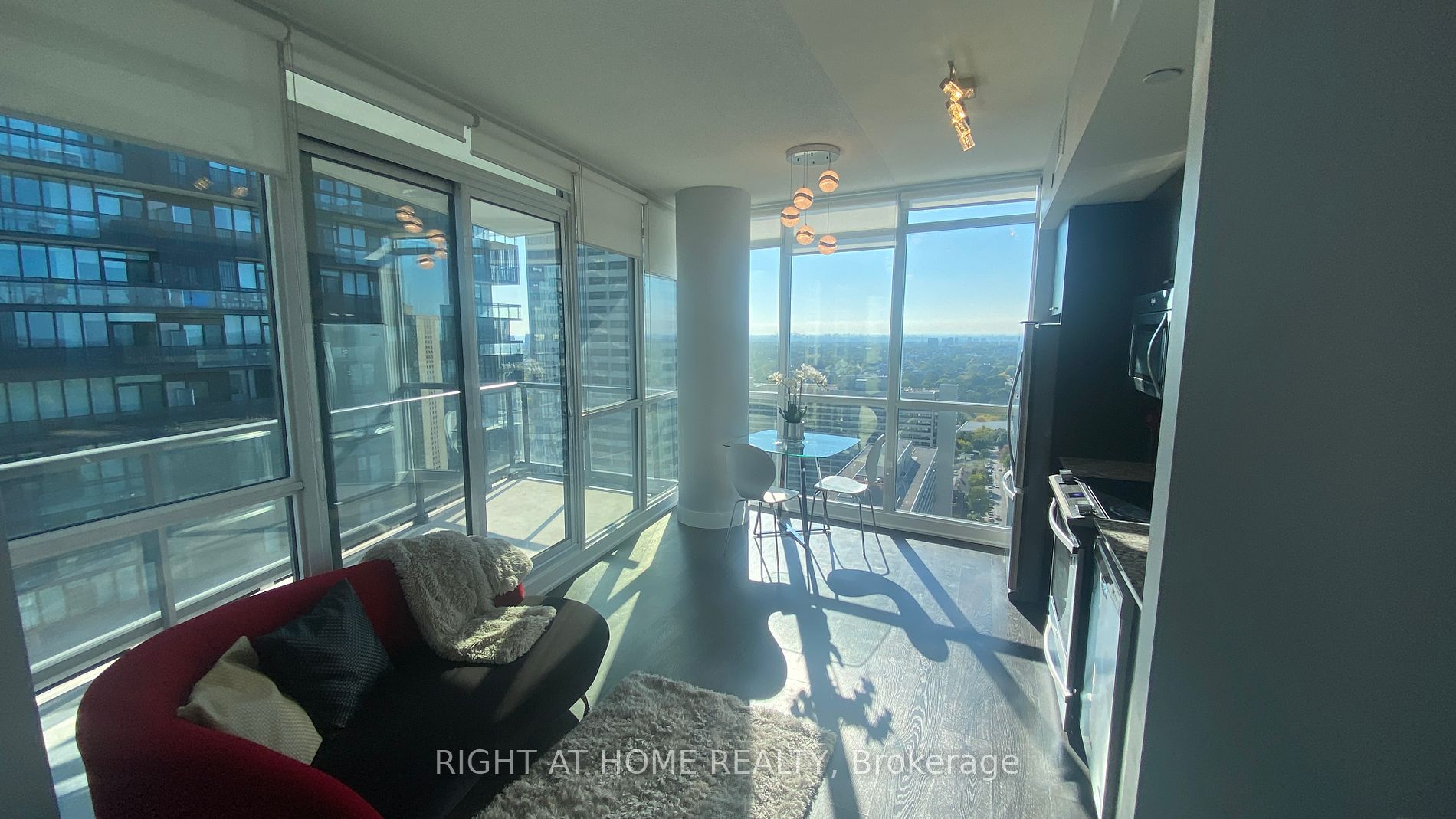 30 Roehampton Ave, #3002
