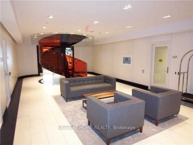 30 Roehampton Ave, #3002