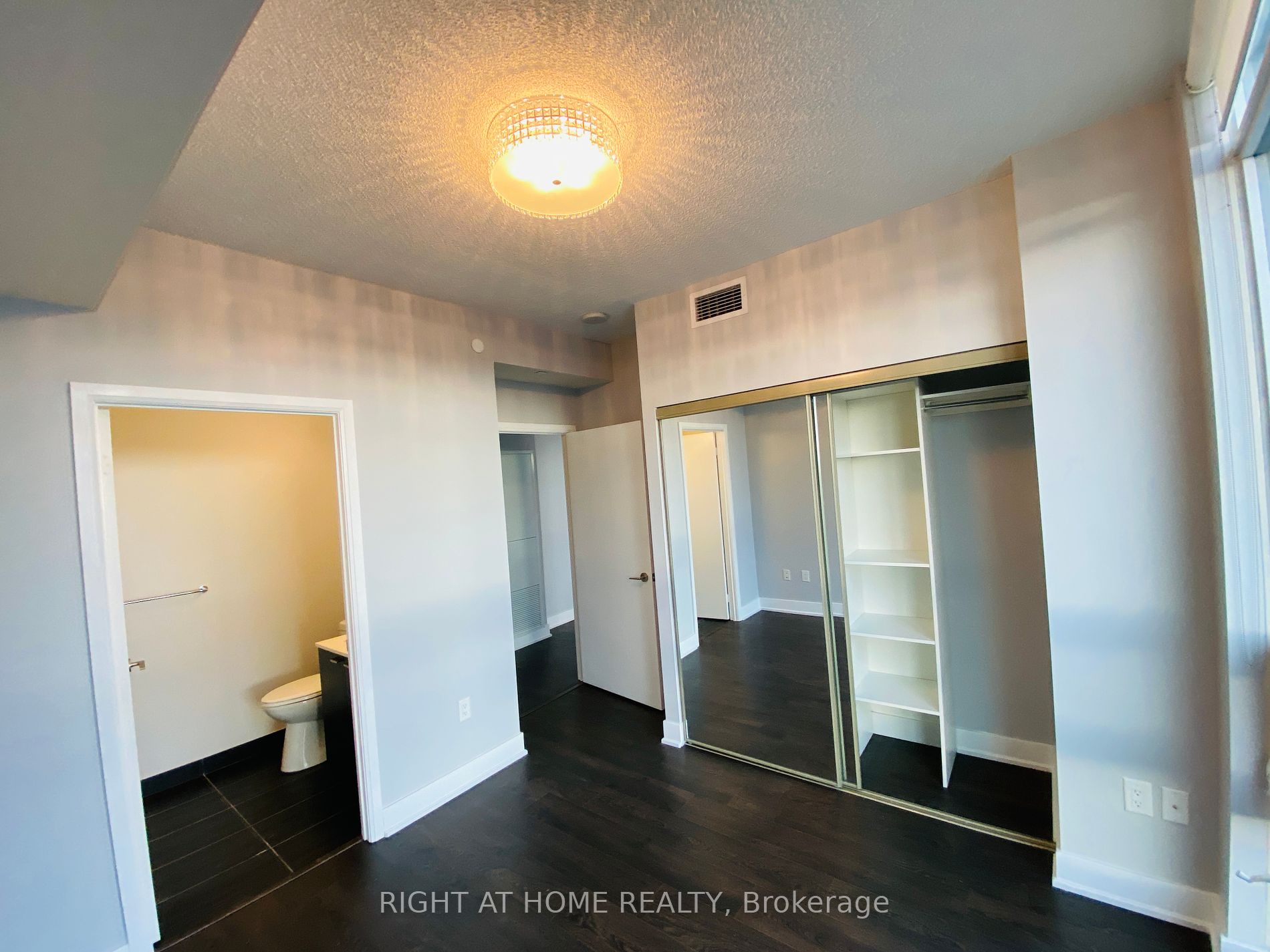 30 Roehampton Ave, #3002