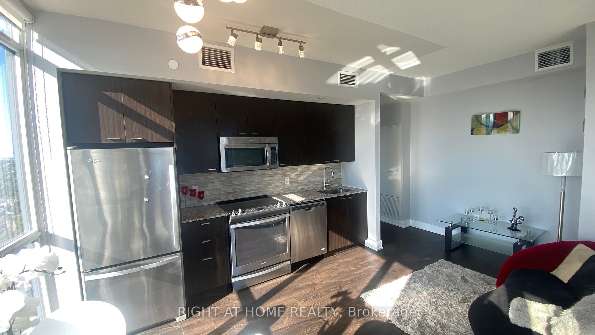 30 Roehampton Ave, #3002
