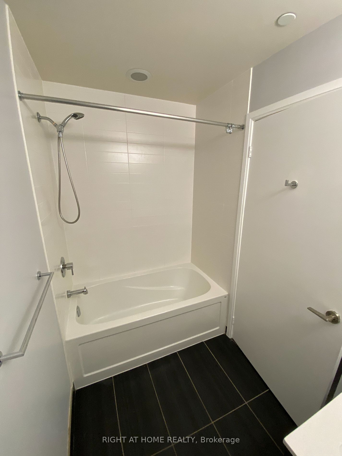 30 Roehampton Ave, #3002