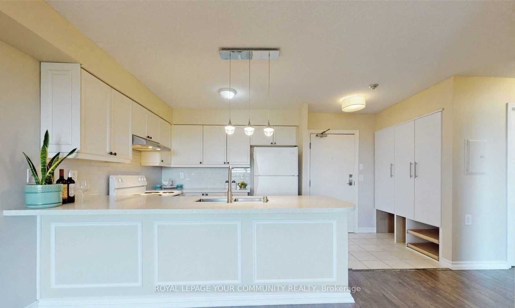 890 Sheppard Ave W, #517