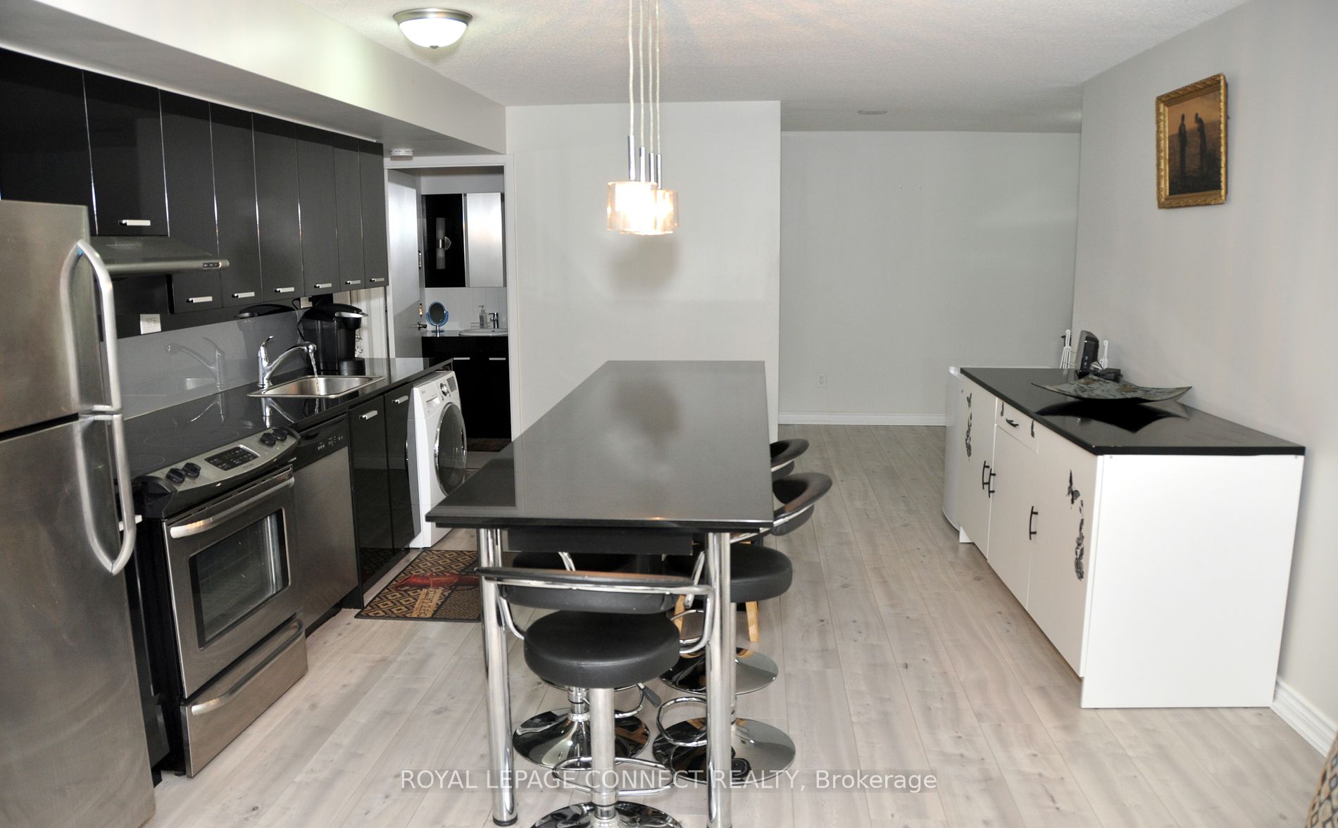 33 Singer Court, #711