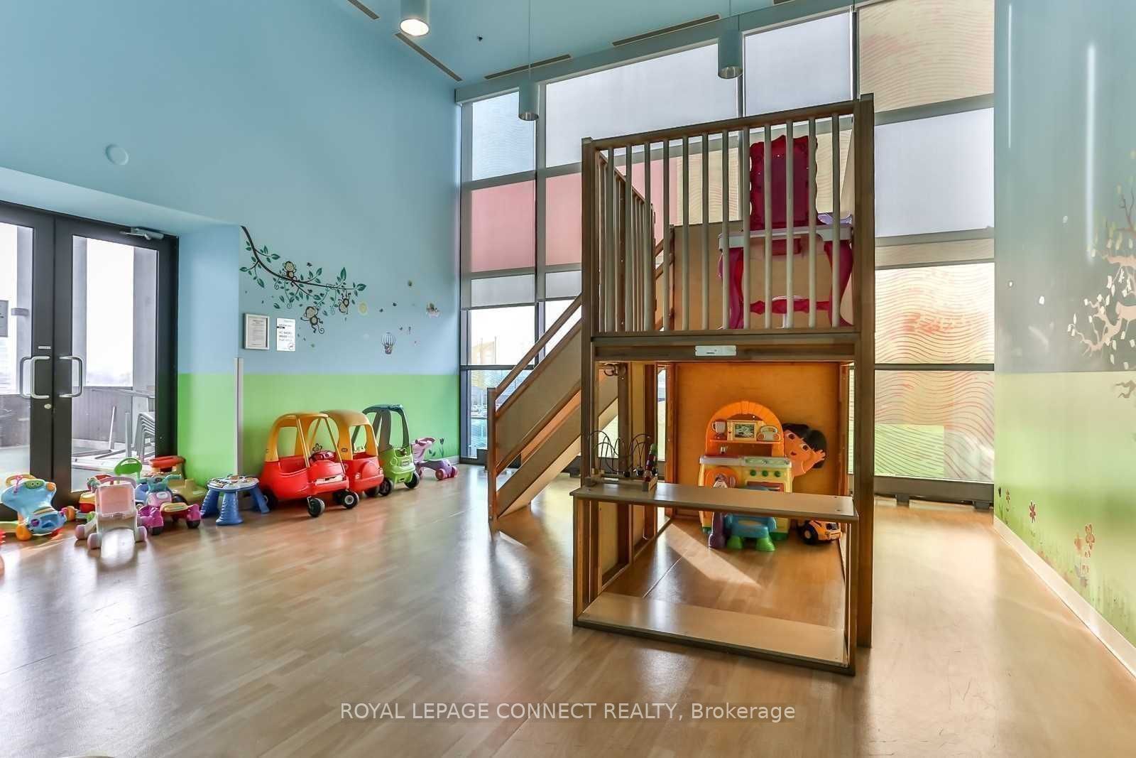 33 Singer Court, #711