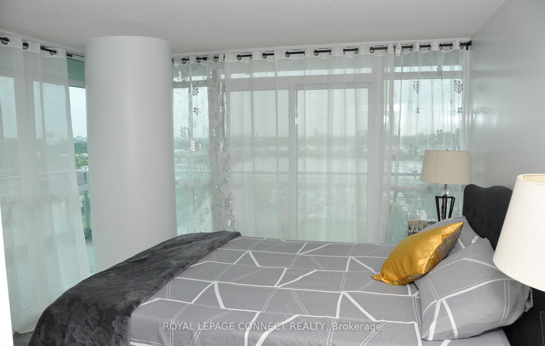 33 Singer Court, #711