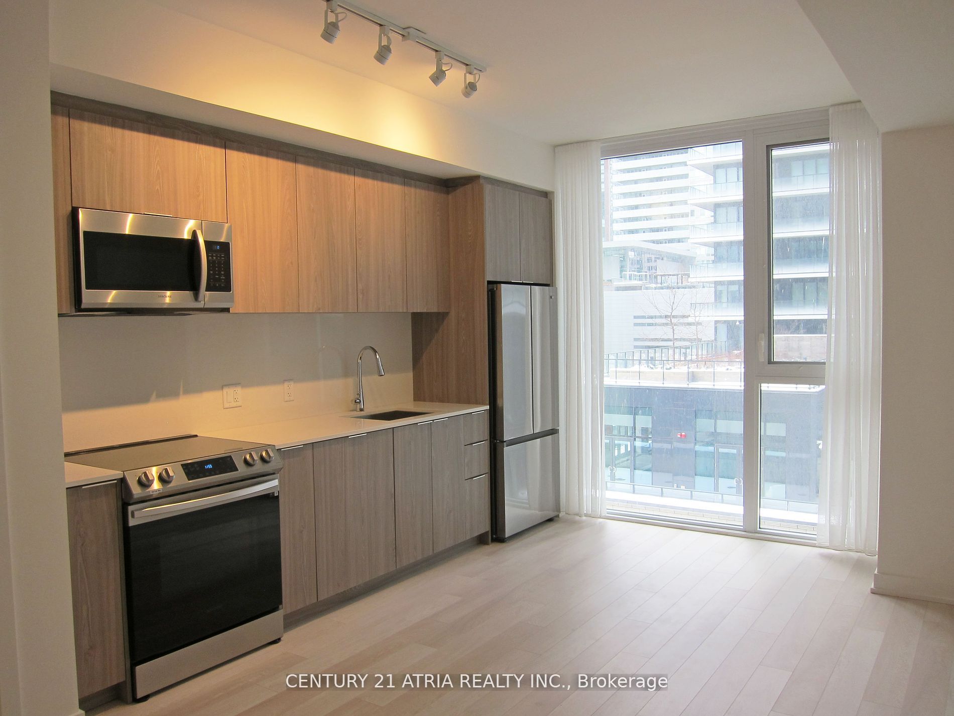357 King Street W, #706