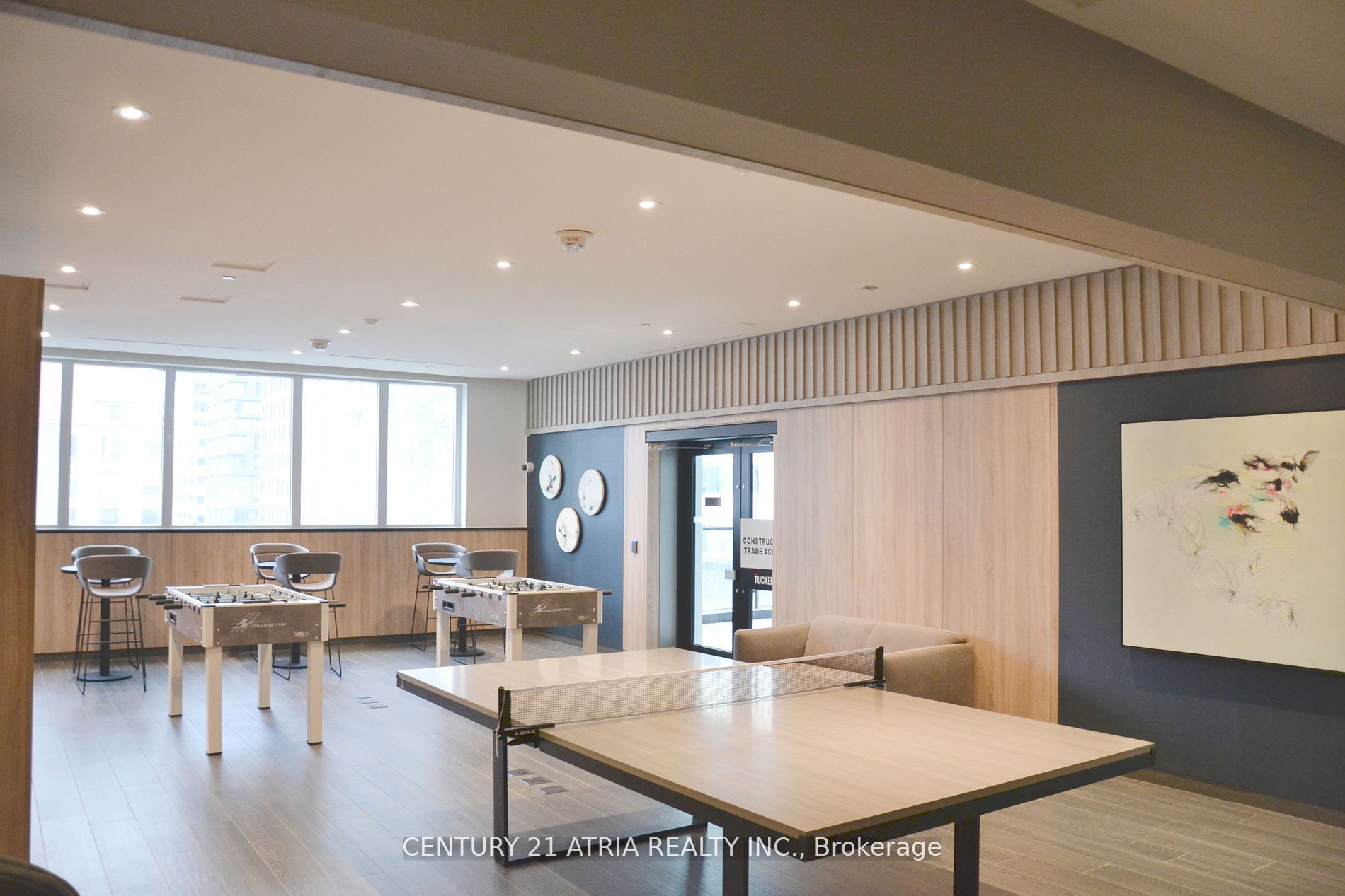 357 King Street W, #706