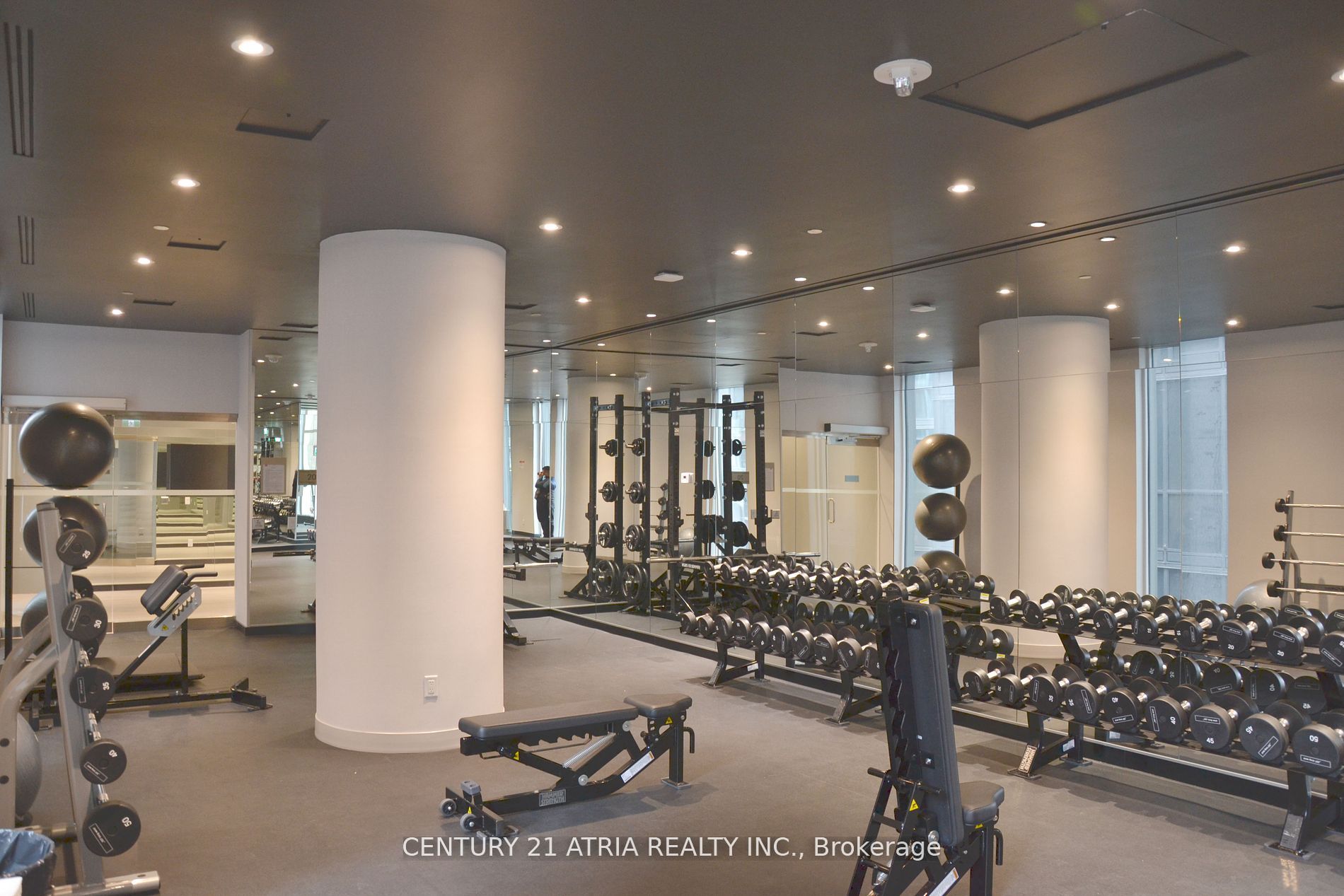 357 King Street W, #706