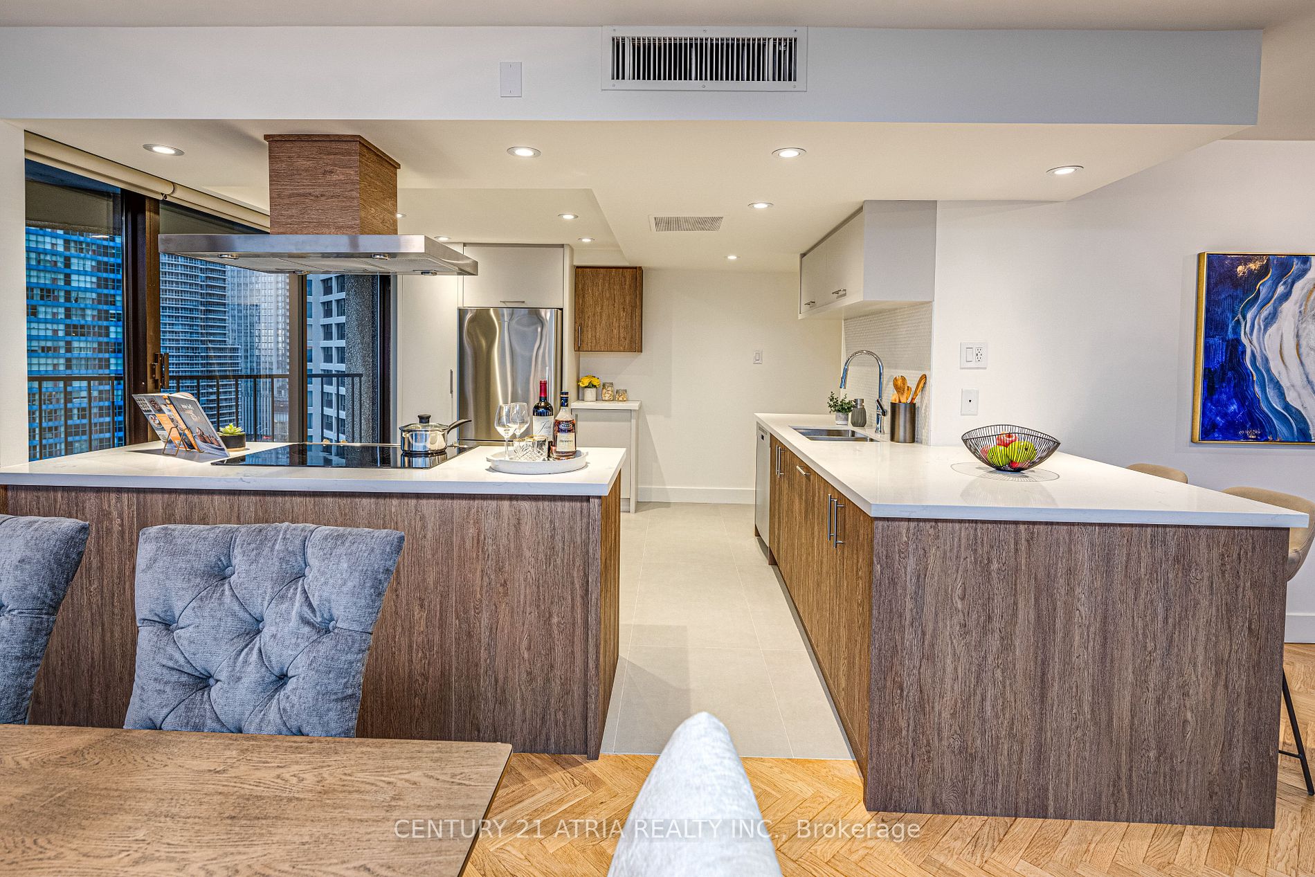 65 Harbour Sq, #1401