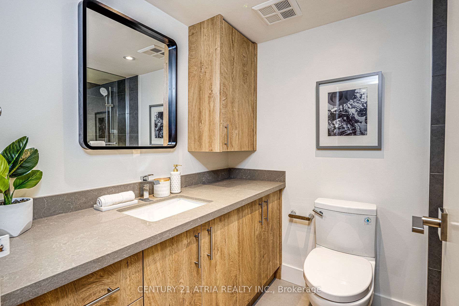65 Harbour Sq, #1401