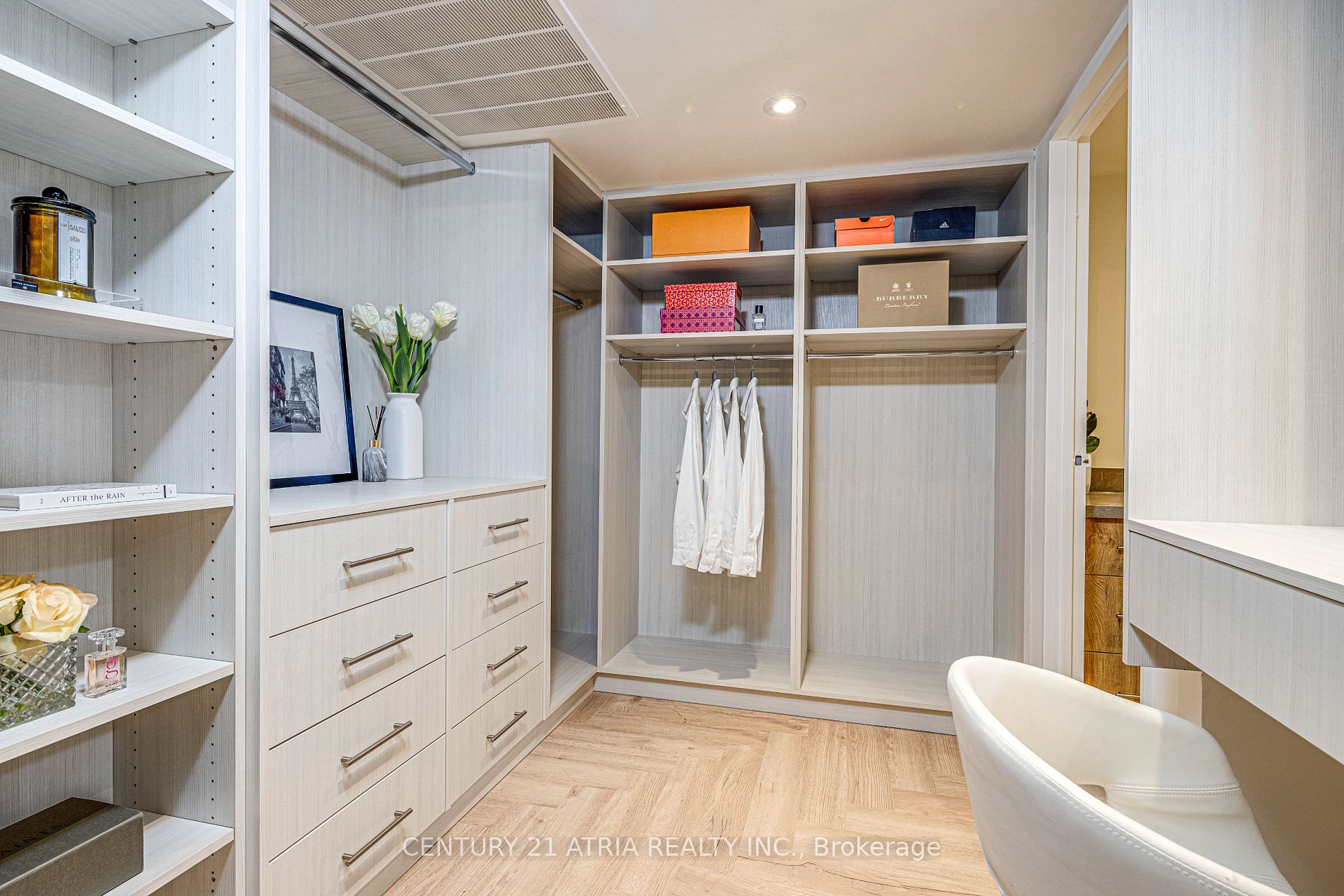 65 Harbour Sq, #1401