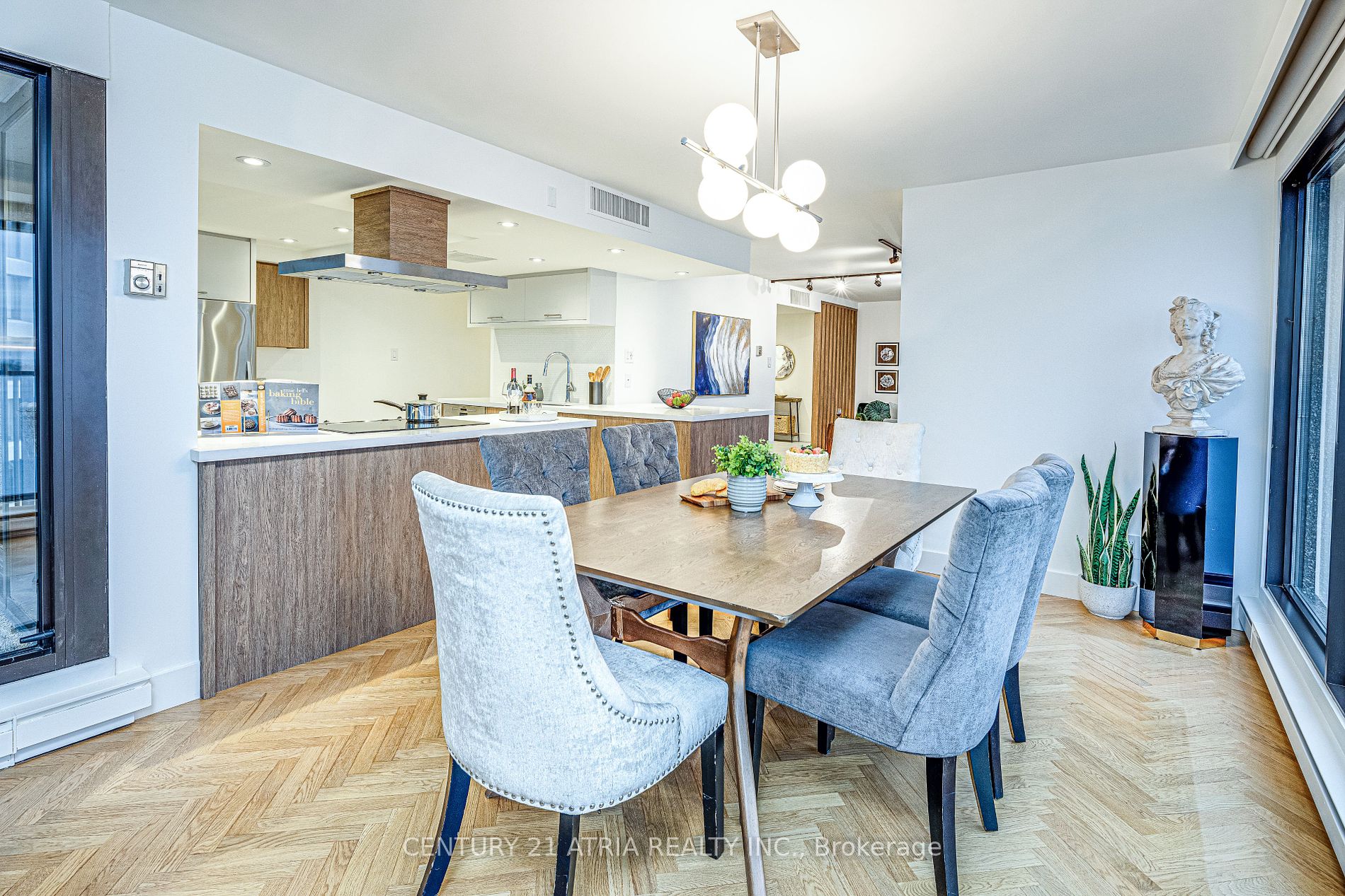 65 Harbour Sq, #1401