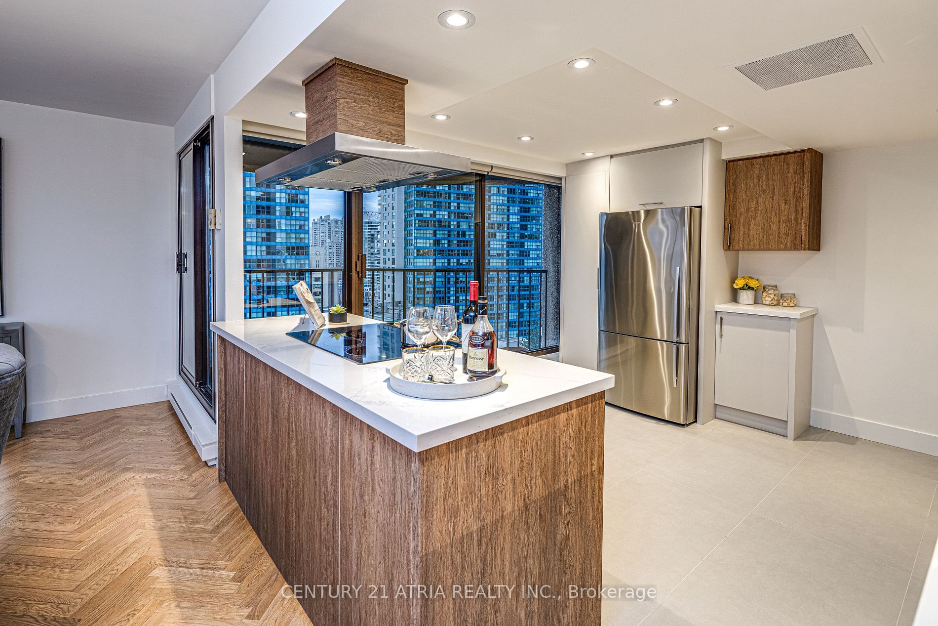 65 Harbour Sq, #1401