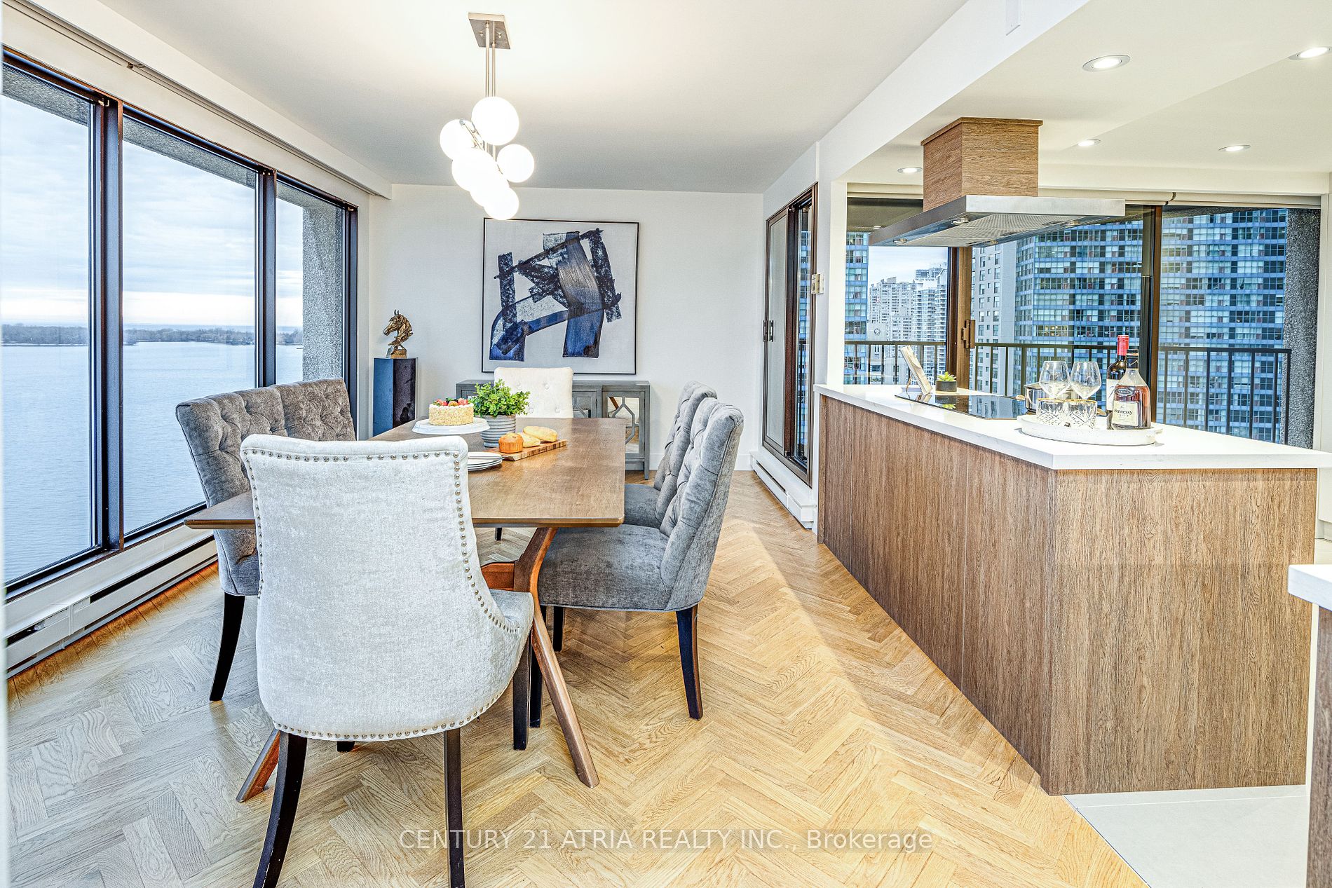 65 Harbour Sq, #1401