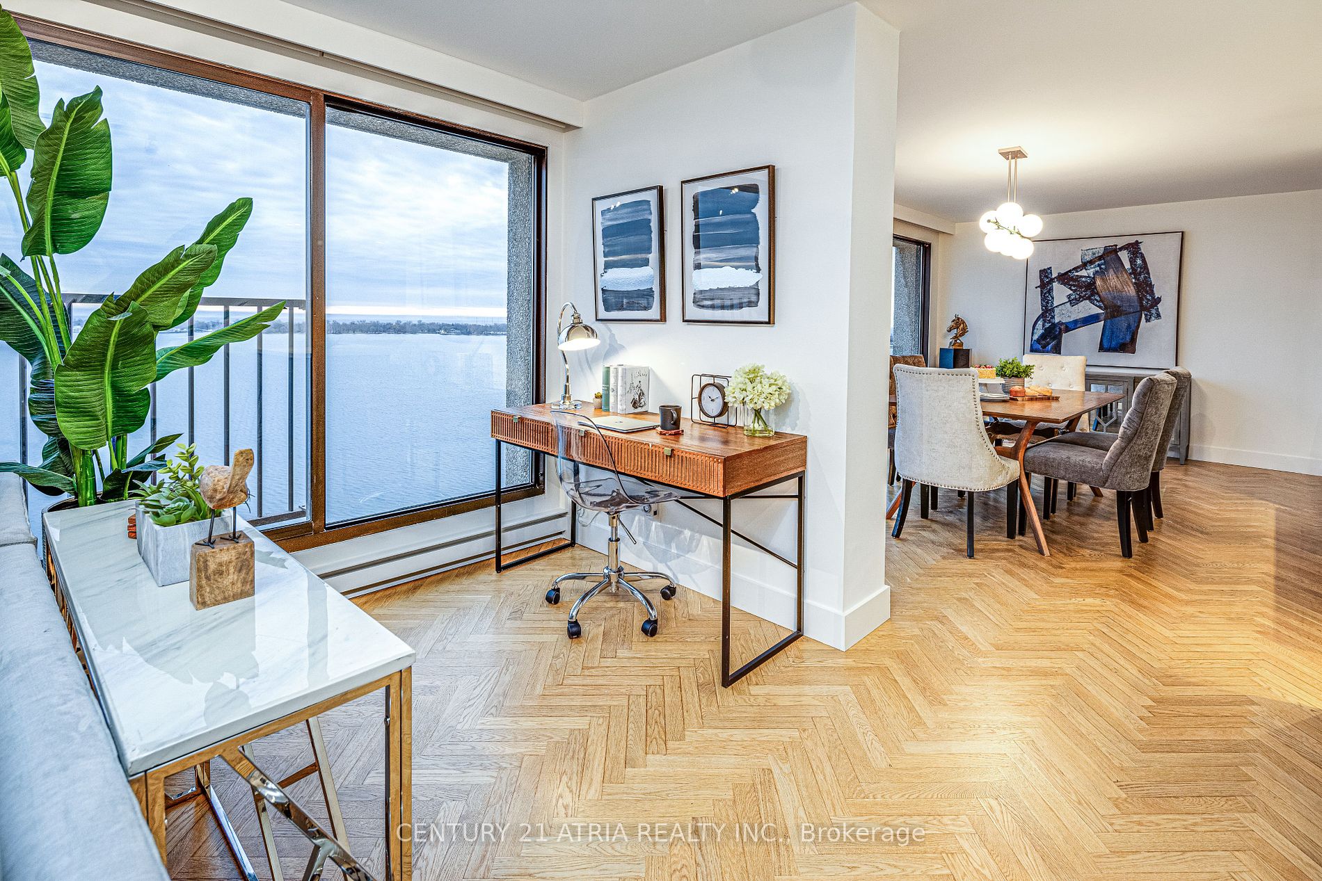 65 Harbour Sq, #1401
