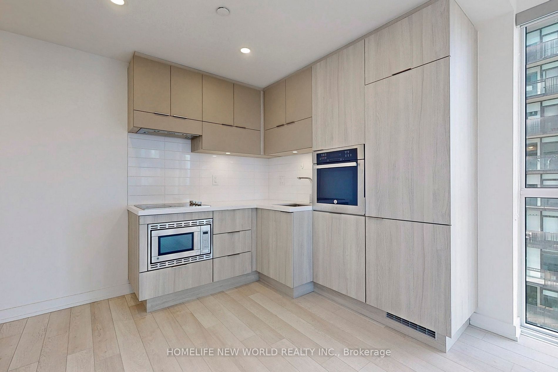 39 Roehampton Avenue, #2708