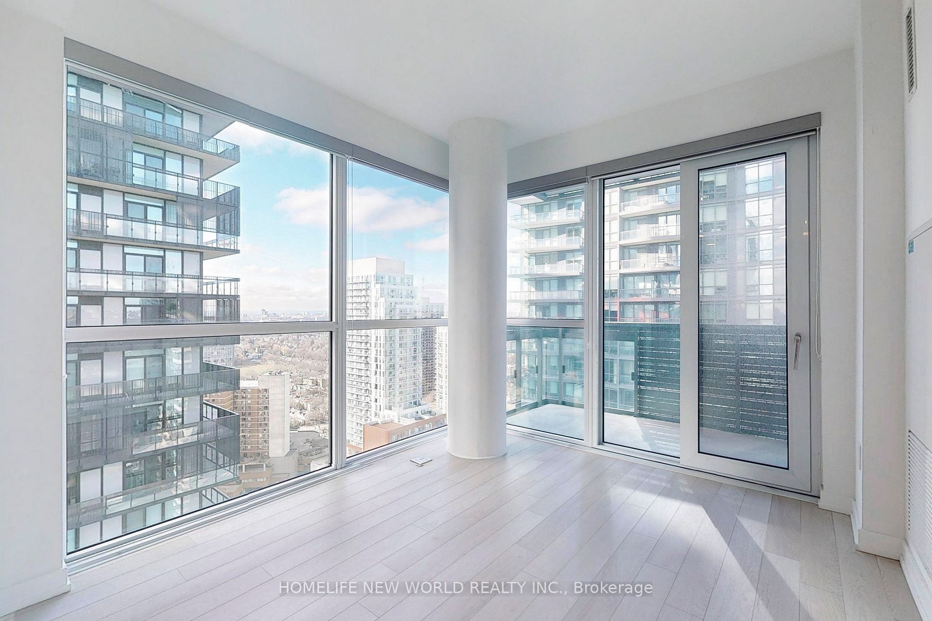 39 Roehampton Avenue, #2708