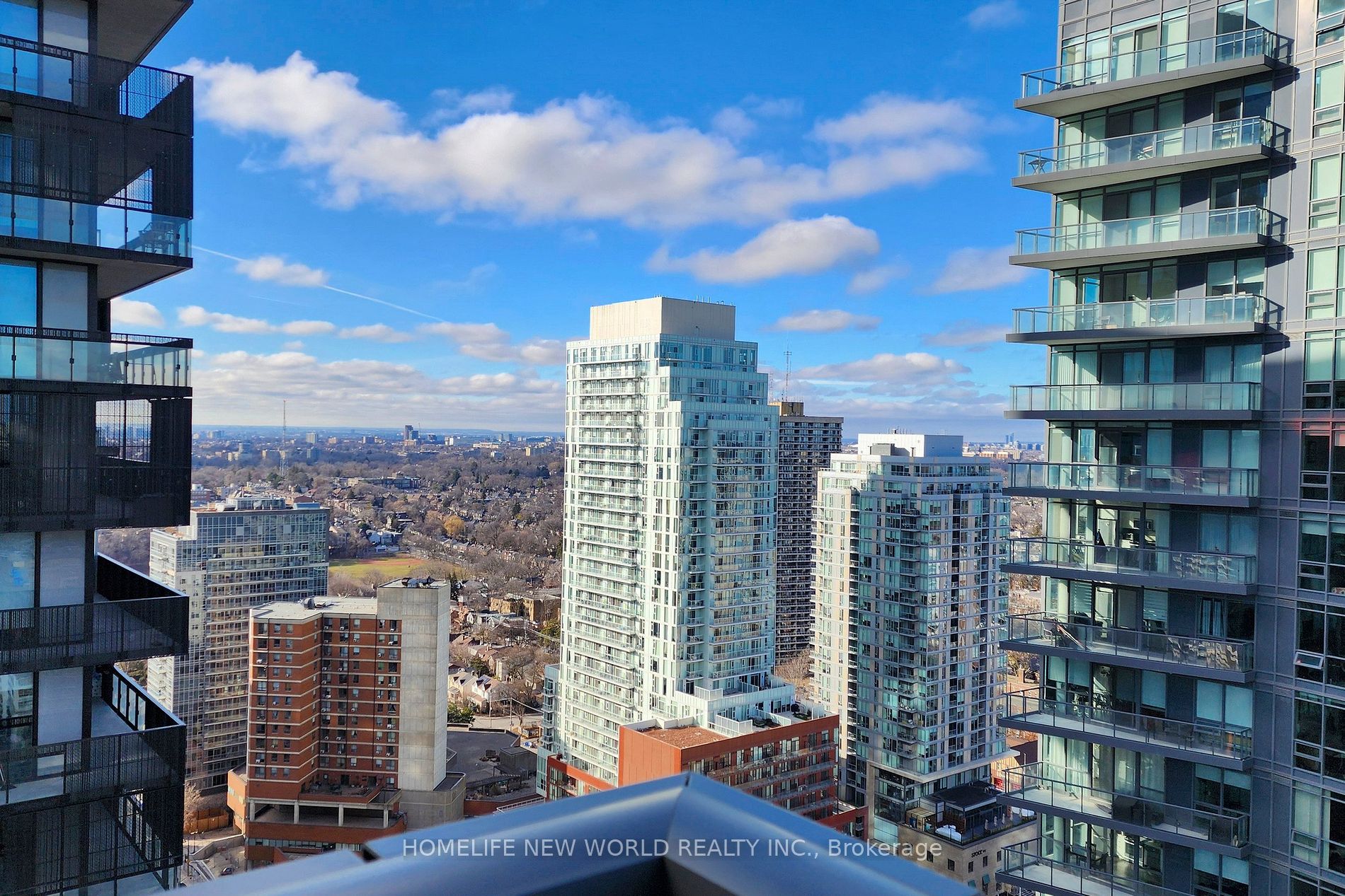 39 Roehampton Avenue, #2708