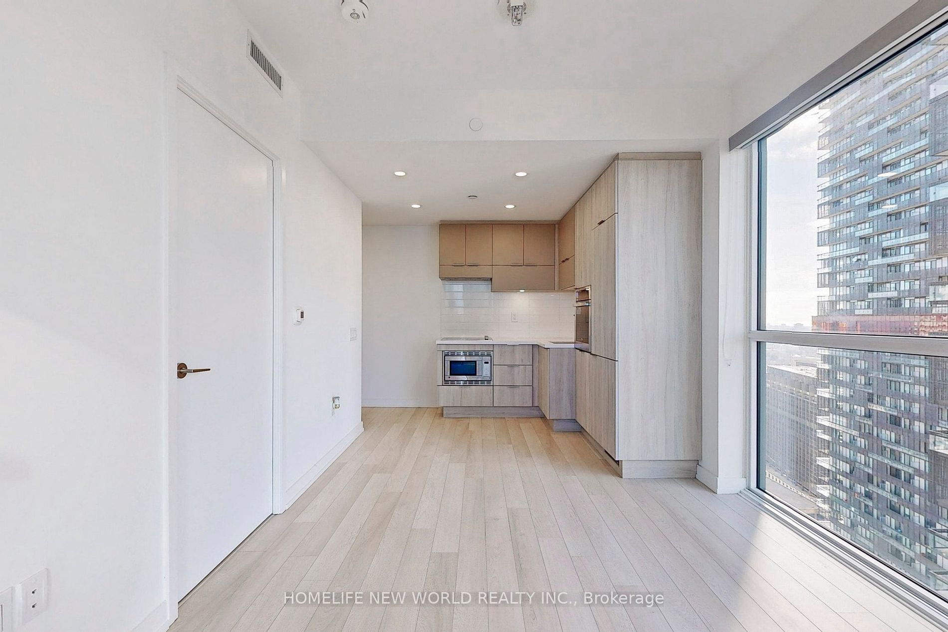 39 Roehampton Avenue, #2708