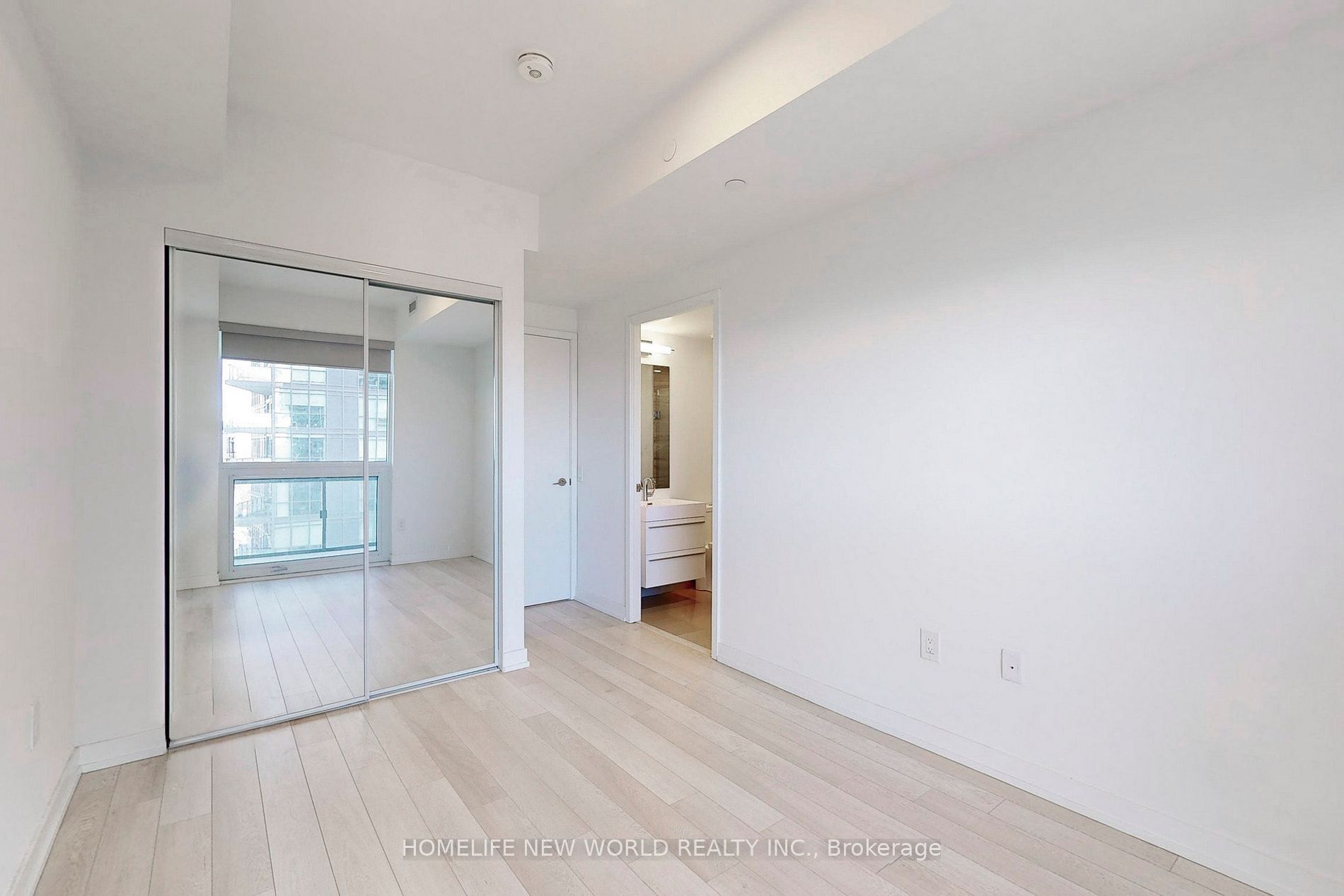 39 Roehampton Avenue, #2708
