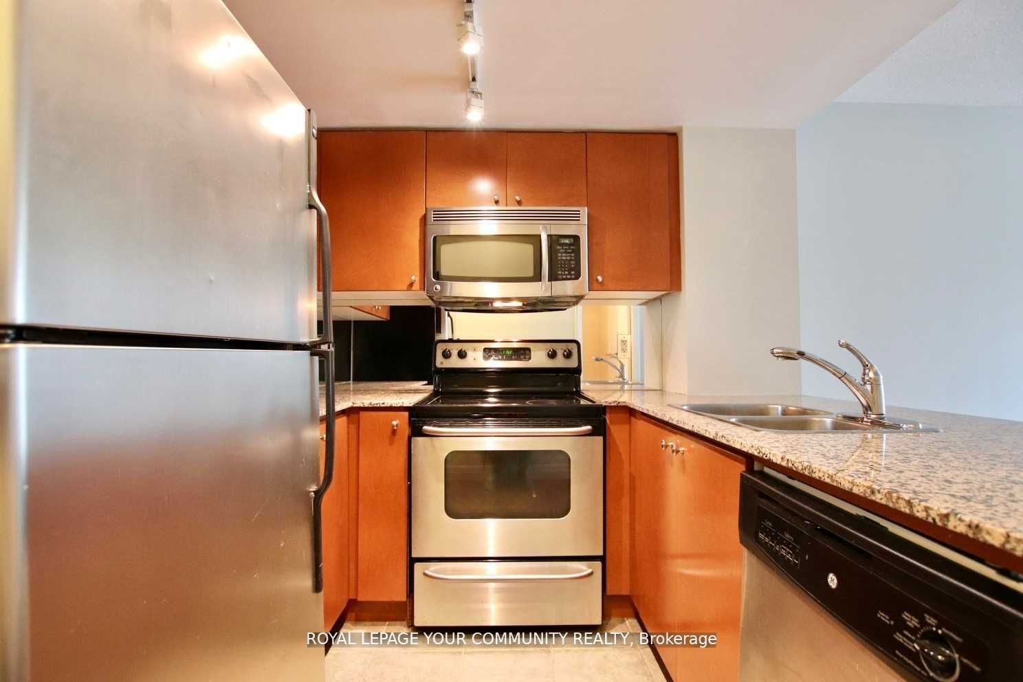 8 Scollard St, #1406