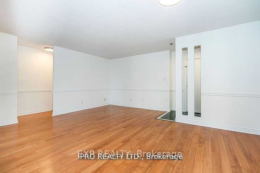 633 Bay St, #2403
