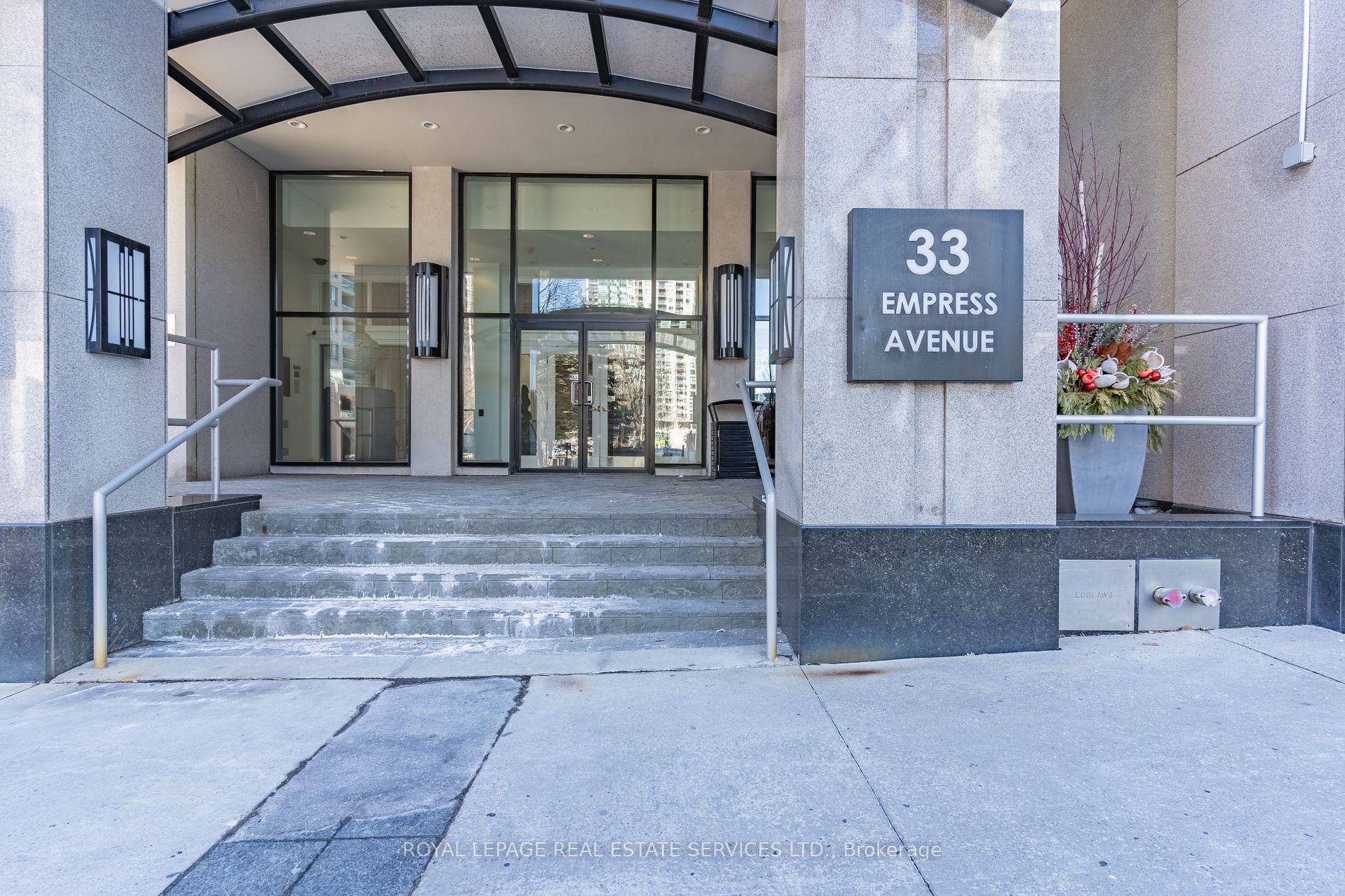 33 Empress Ave, #2715
