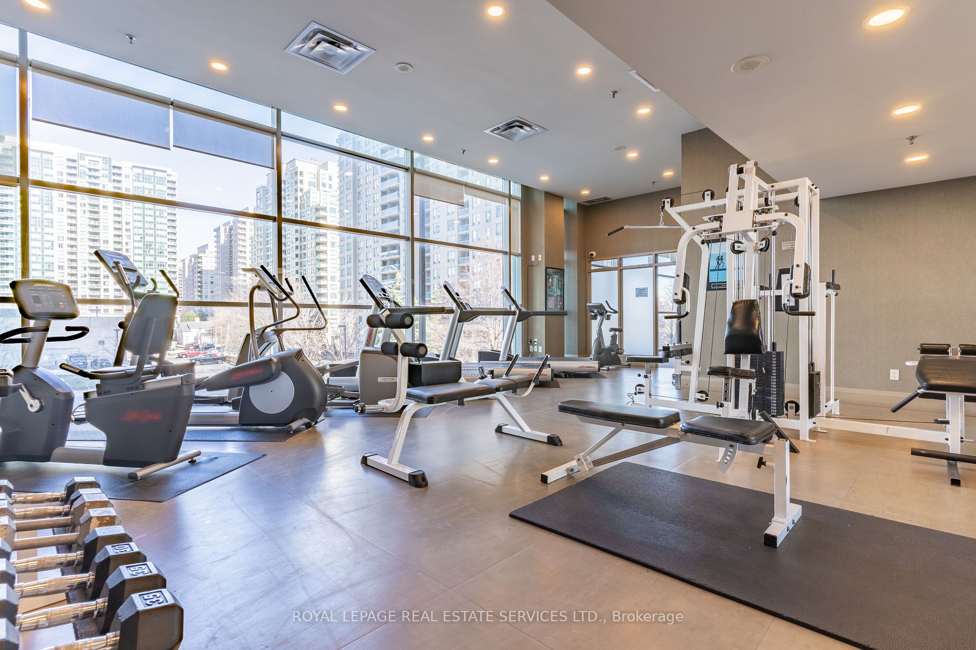 33 Empress Ave, #2715