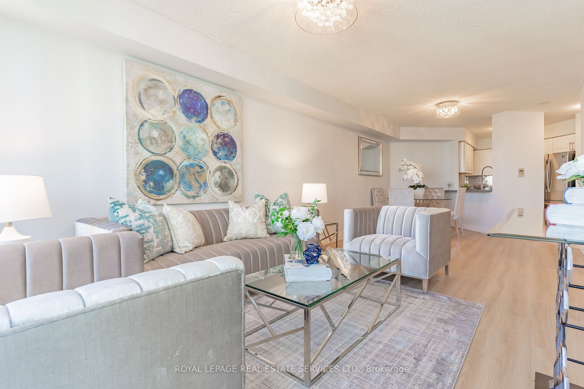 33 Empress Ave, #2715