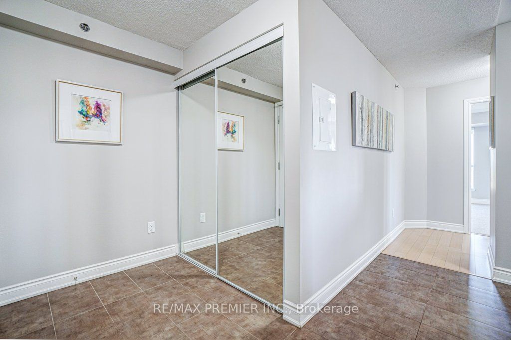 760 Sheppard Ave W, #515