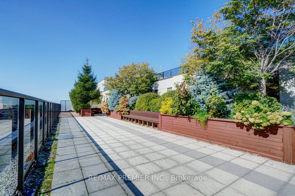 760 Sheppard Ave W, #515