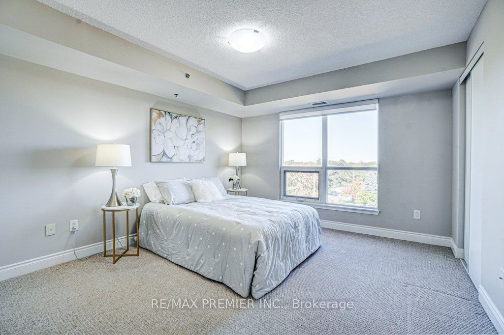 760 Sheppard Ave W, #515