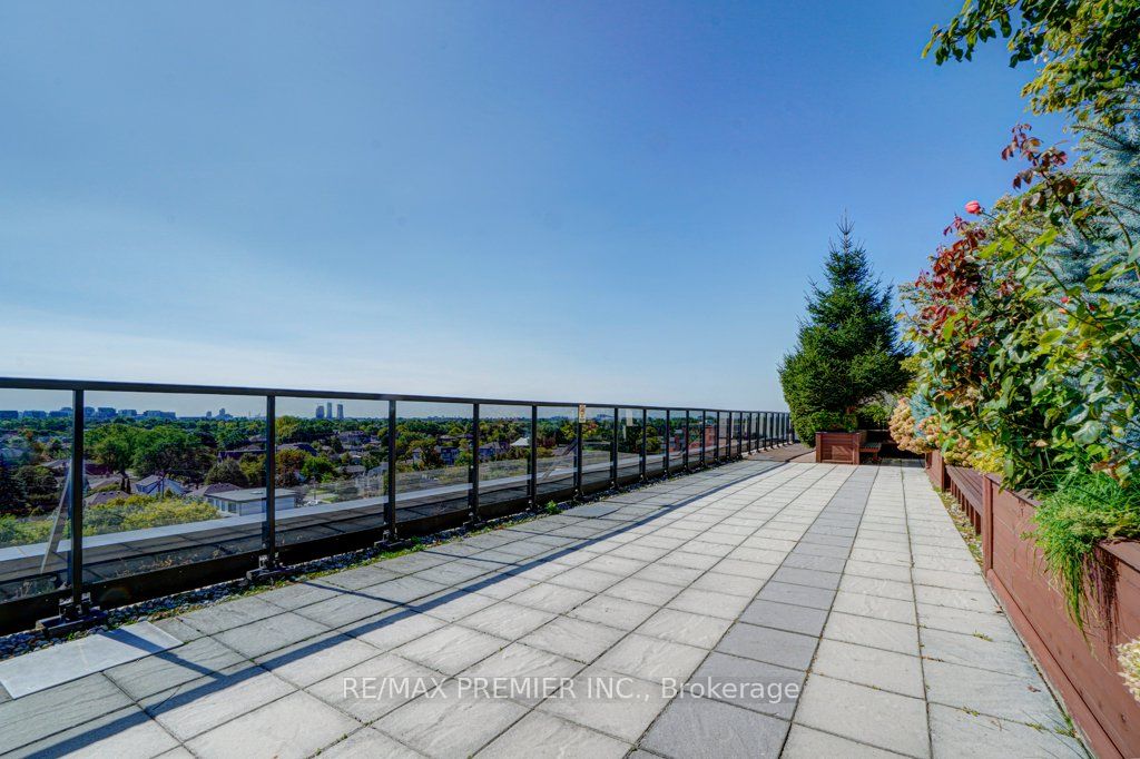 760 Sheppard Ave W, #515