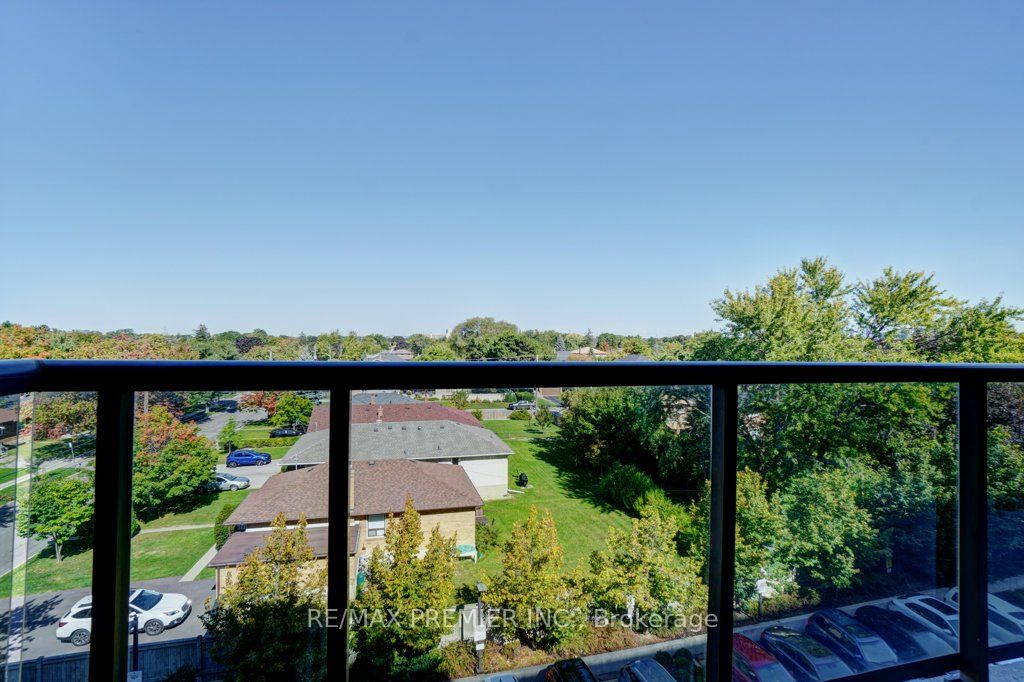 760 Sheppard Ave W, #515