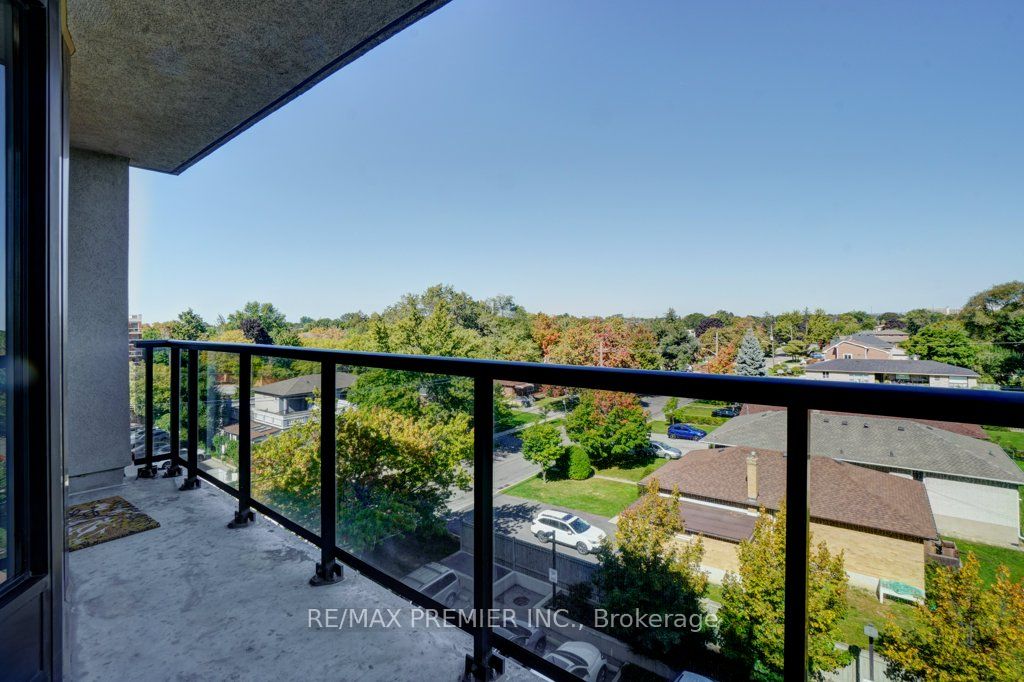 760 Sheppard Ave W, #515