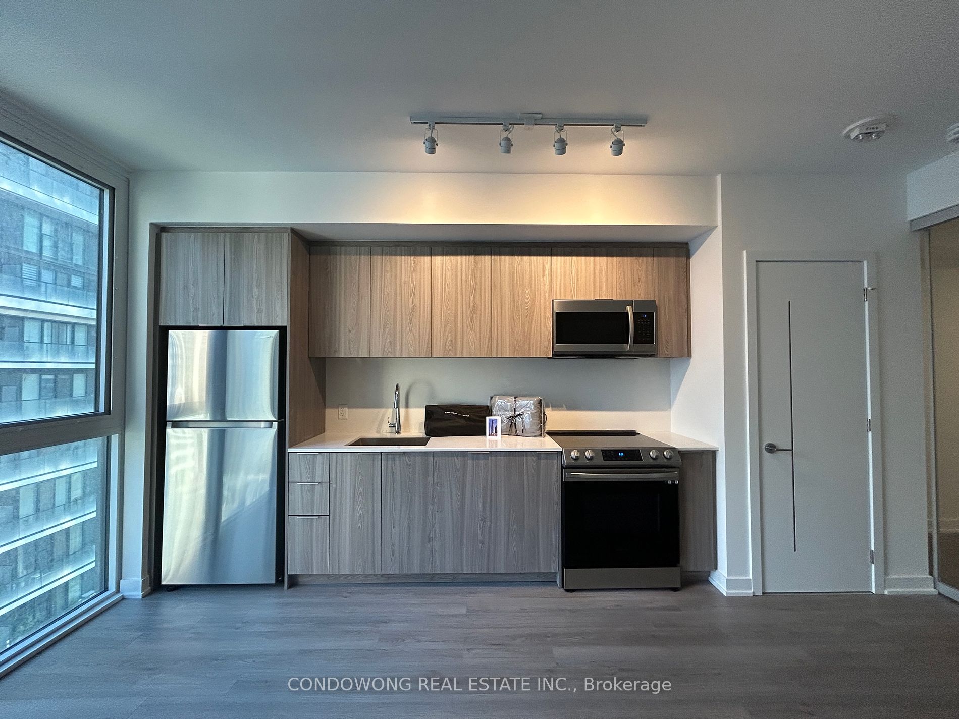 357 King Street W, #2205