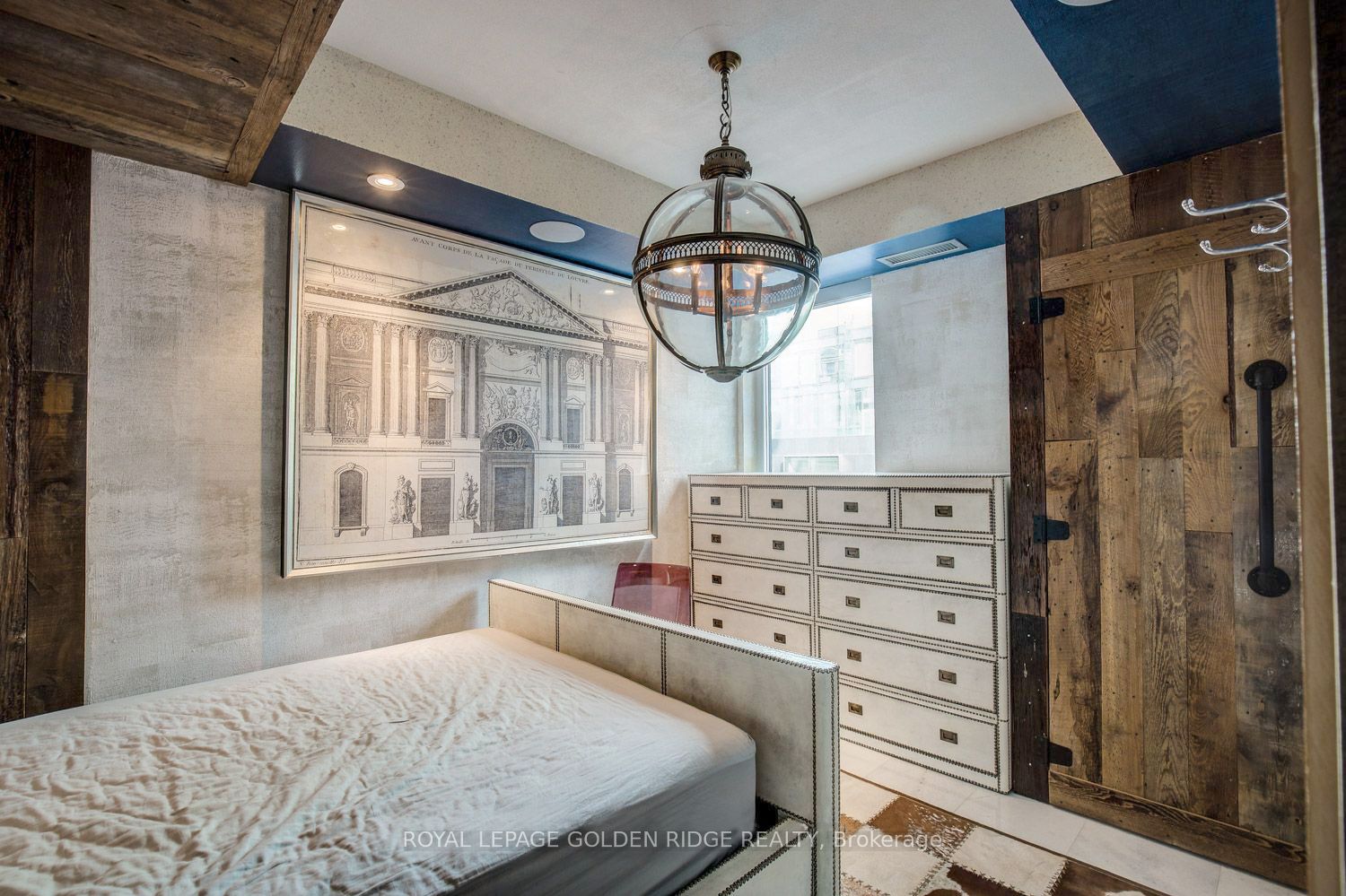 68 Yorkville Avenue #301