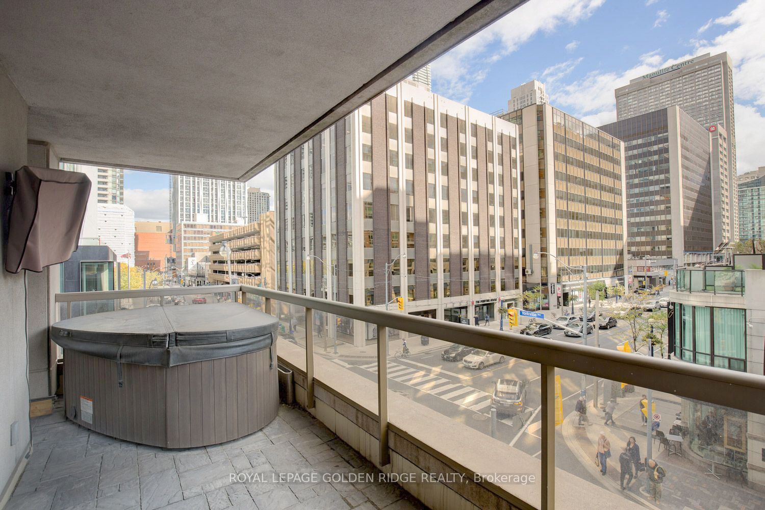 68 Yorkville Avenue #301