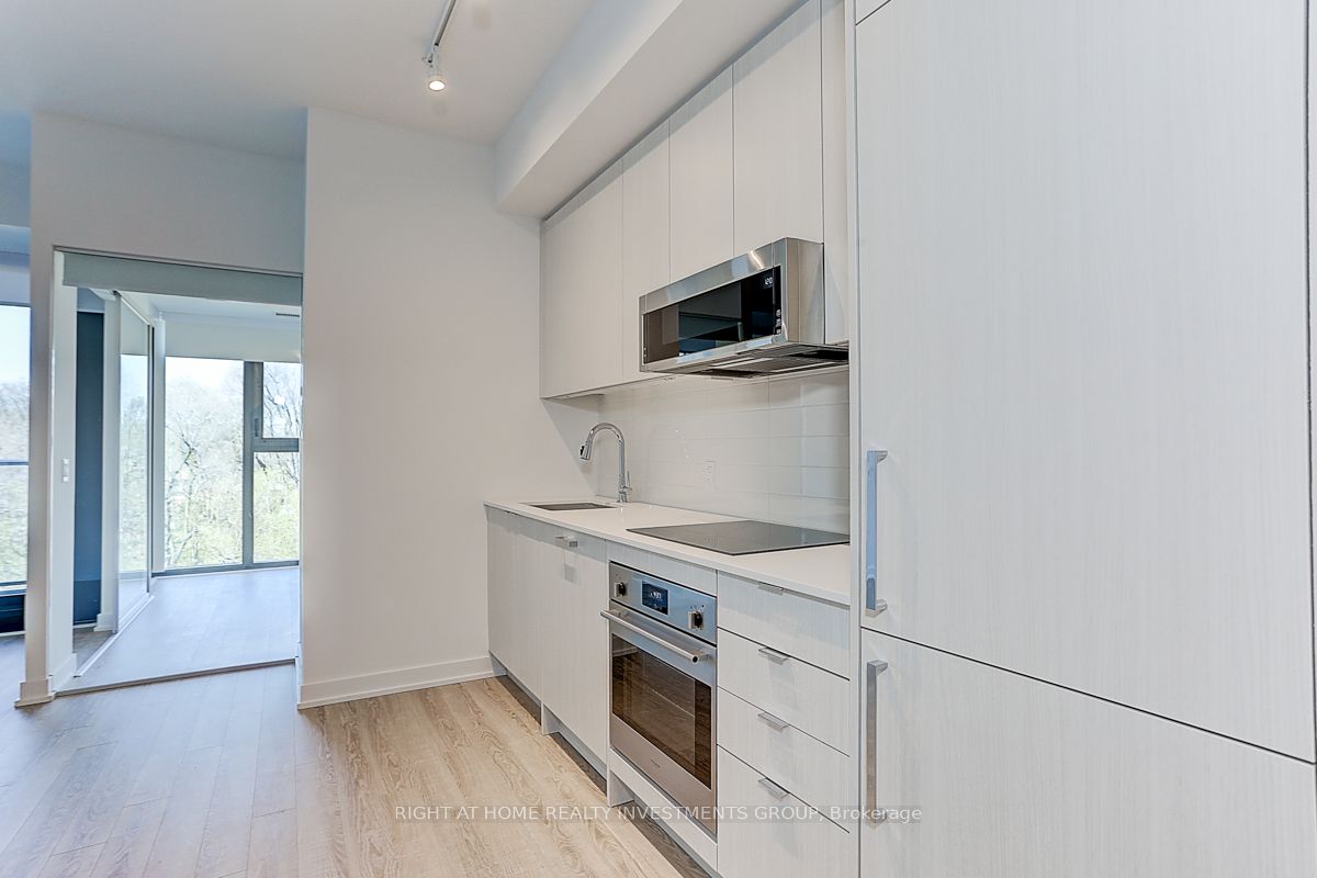250 Lawrence Ave W, #418