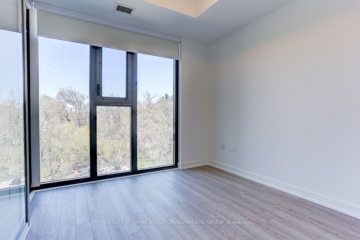 250 Lawrence Ave W, #418