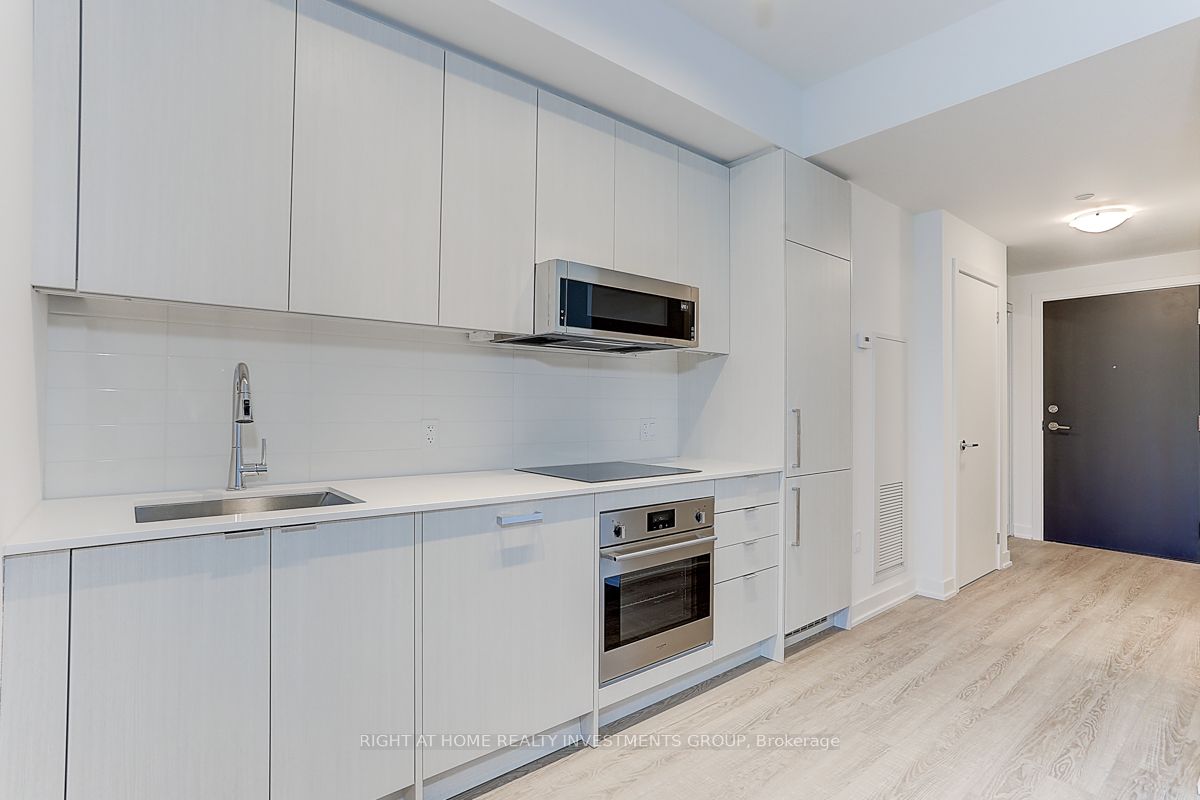 250 Lawrence Ave W, #418