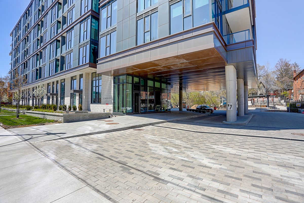 250 Lawrence Ave W, #418