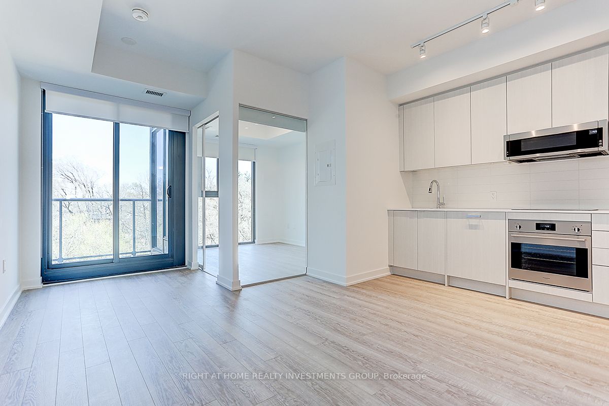 250 Lawrence Ave W, #418